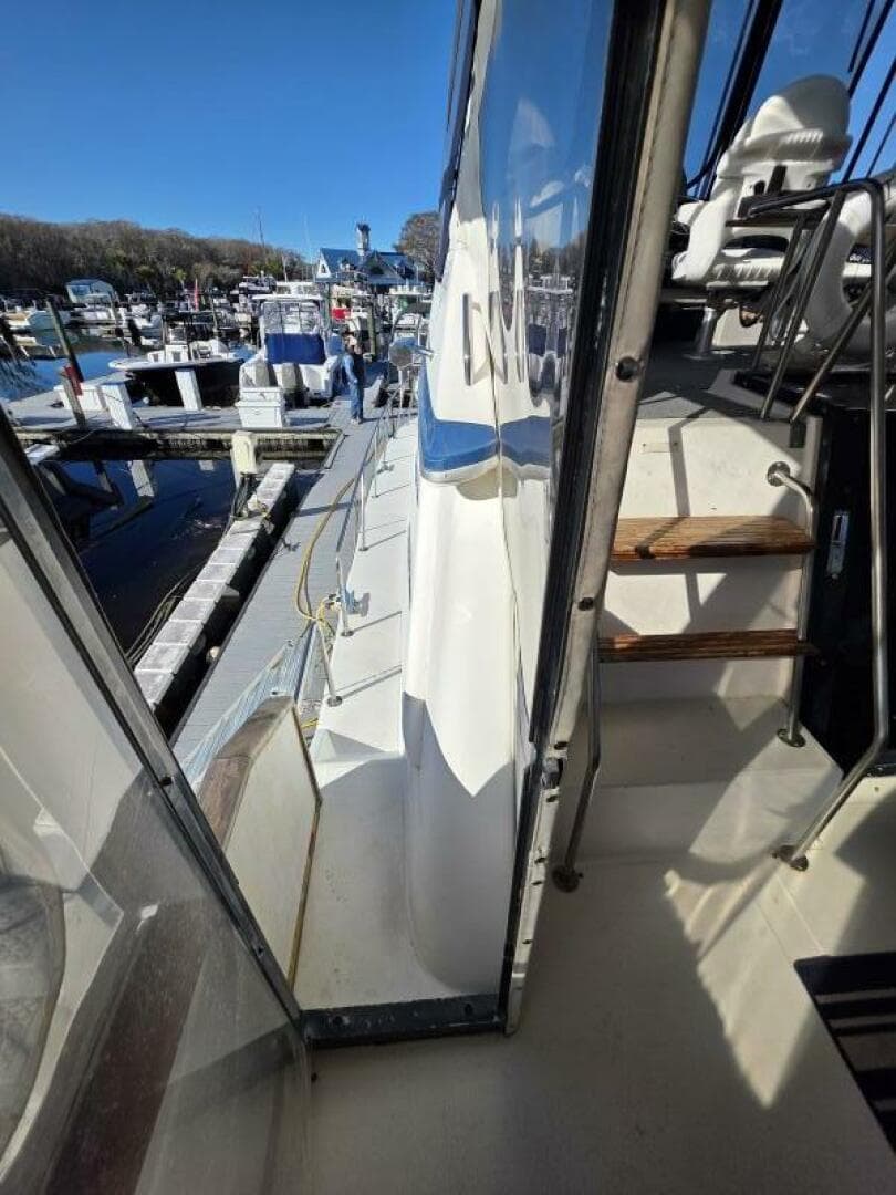 1988 Sea Ray 415 — photo 15