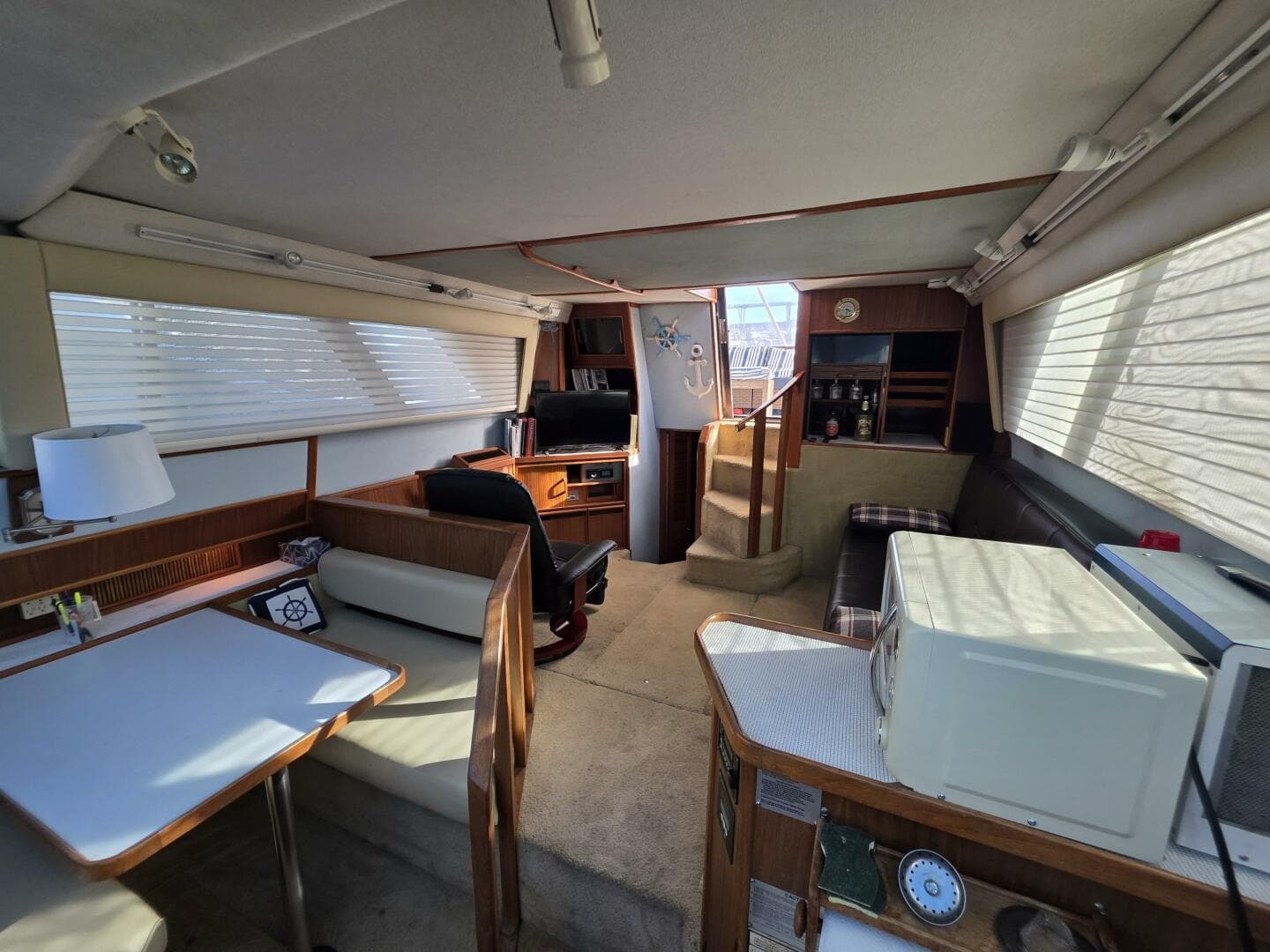1988 Sea Ray 415 — photo 30