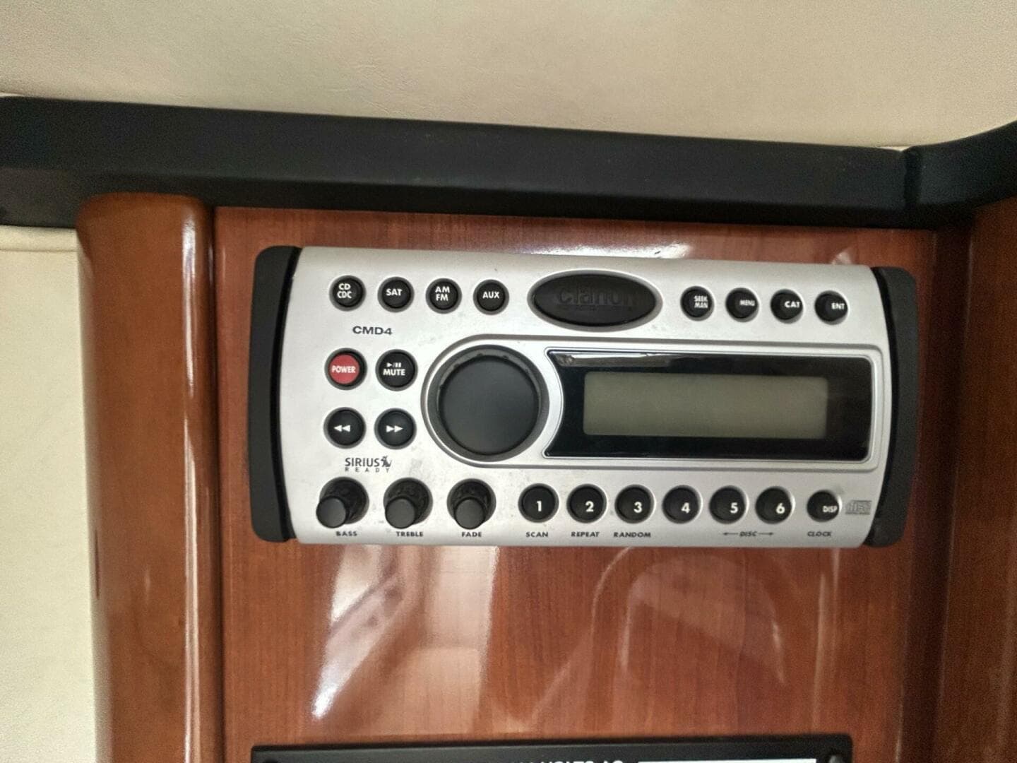 2007 Sea Ray 240 Sundancer — photo 10