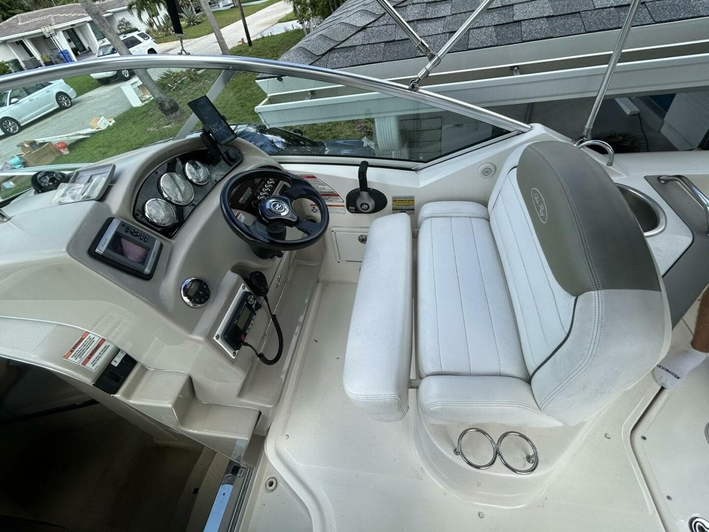 2007 Sea Ray 240 Sundancer — photo 8