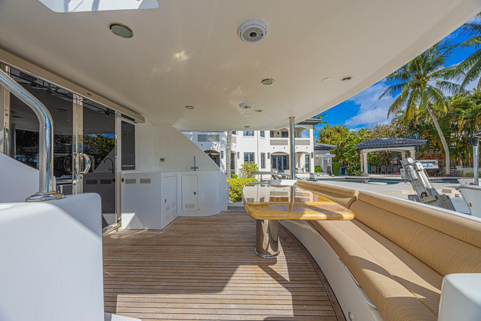 2010 Ocean Alexander 74 — photo 23