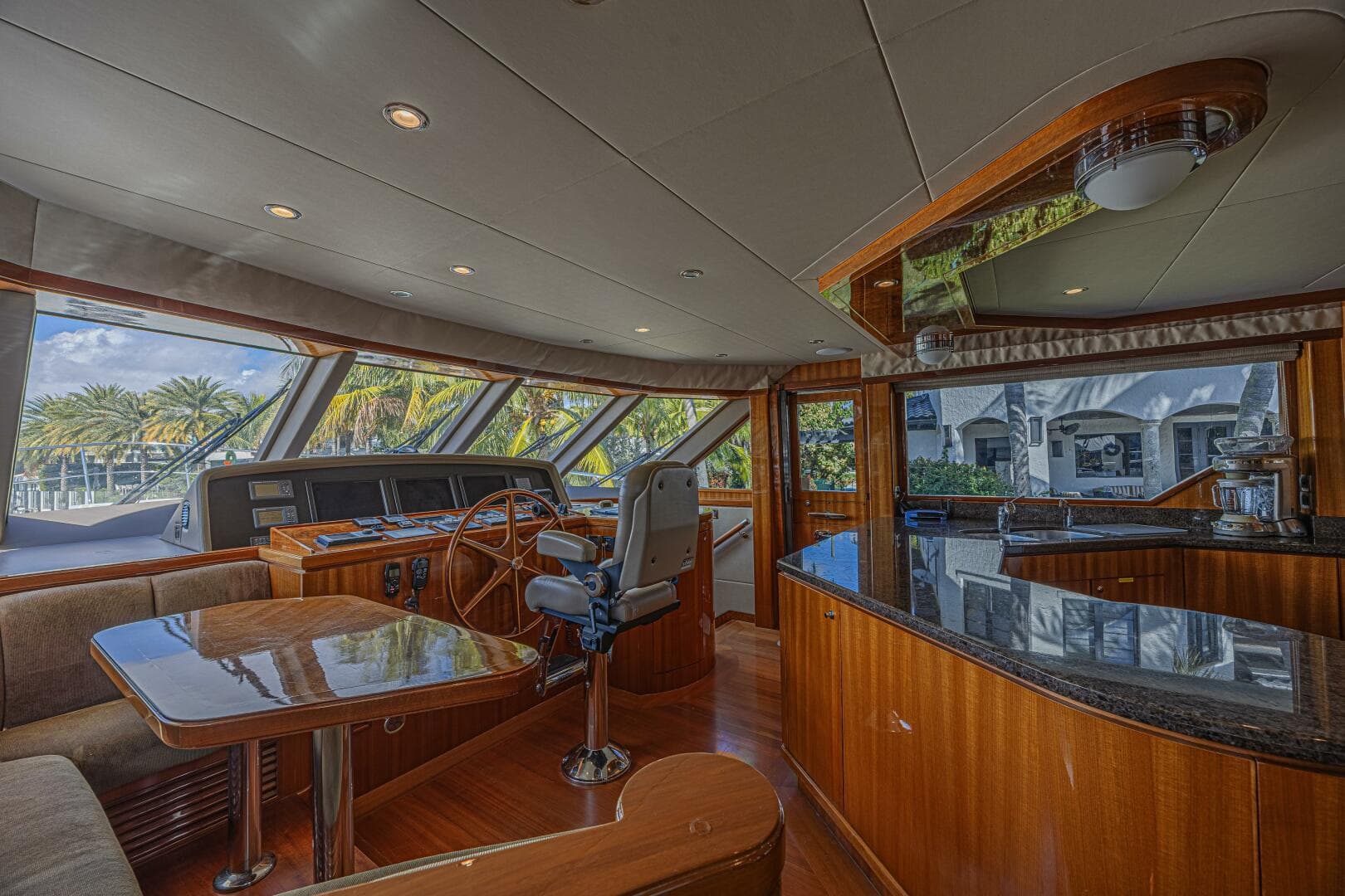 2010 Ocean Alexander 74 — photo 39