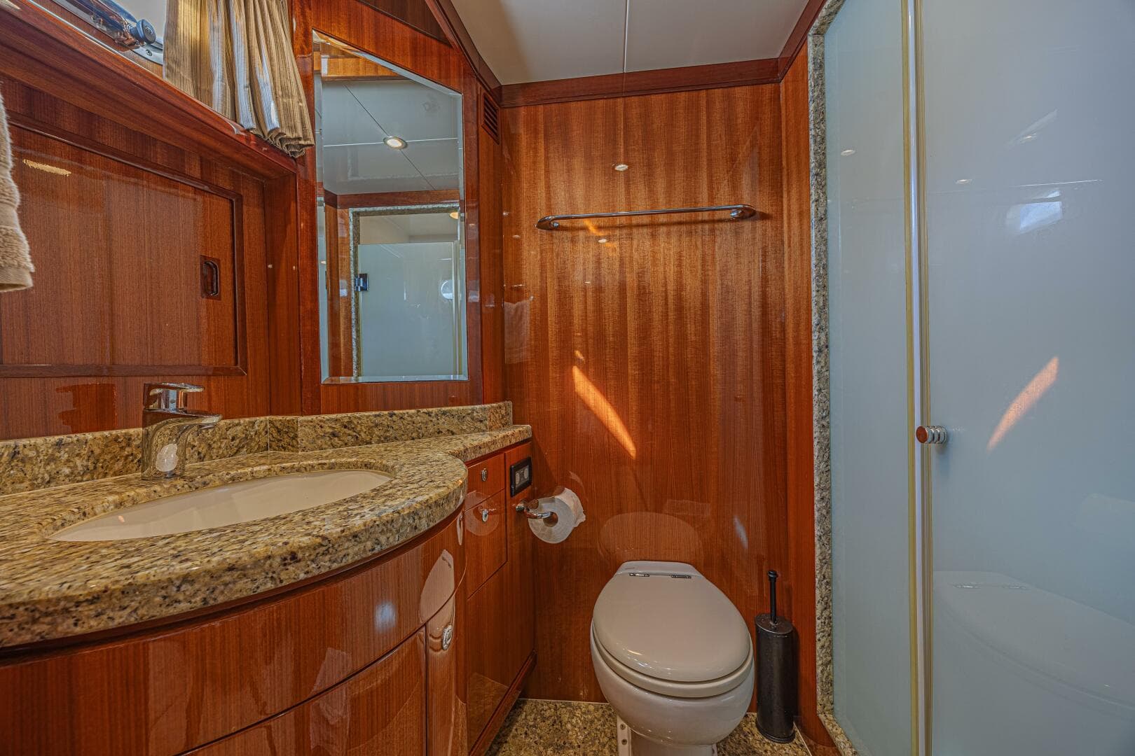 2010 Ocean Alexander 74 — photo 48