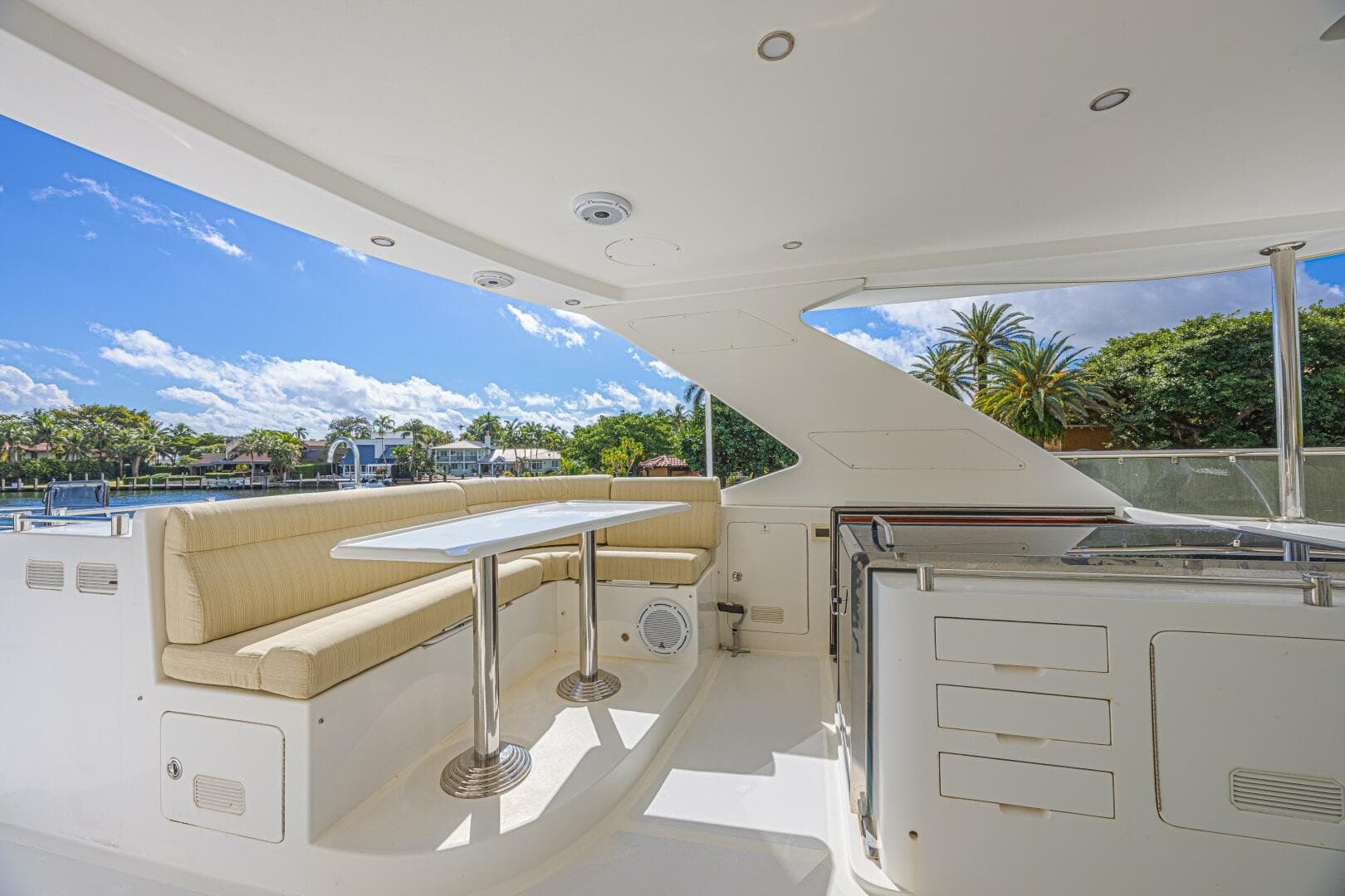 2010 Ocean Alexander 74 — photo 20