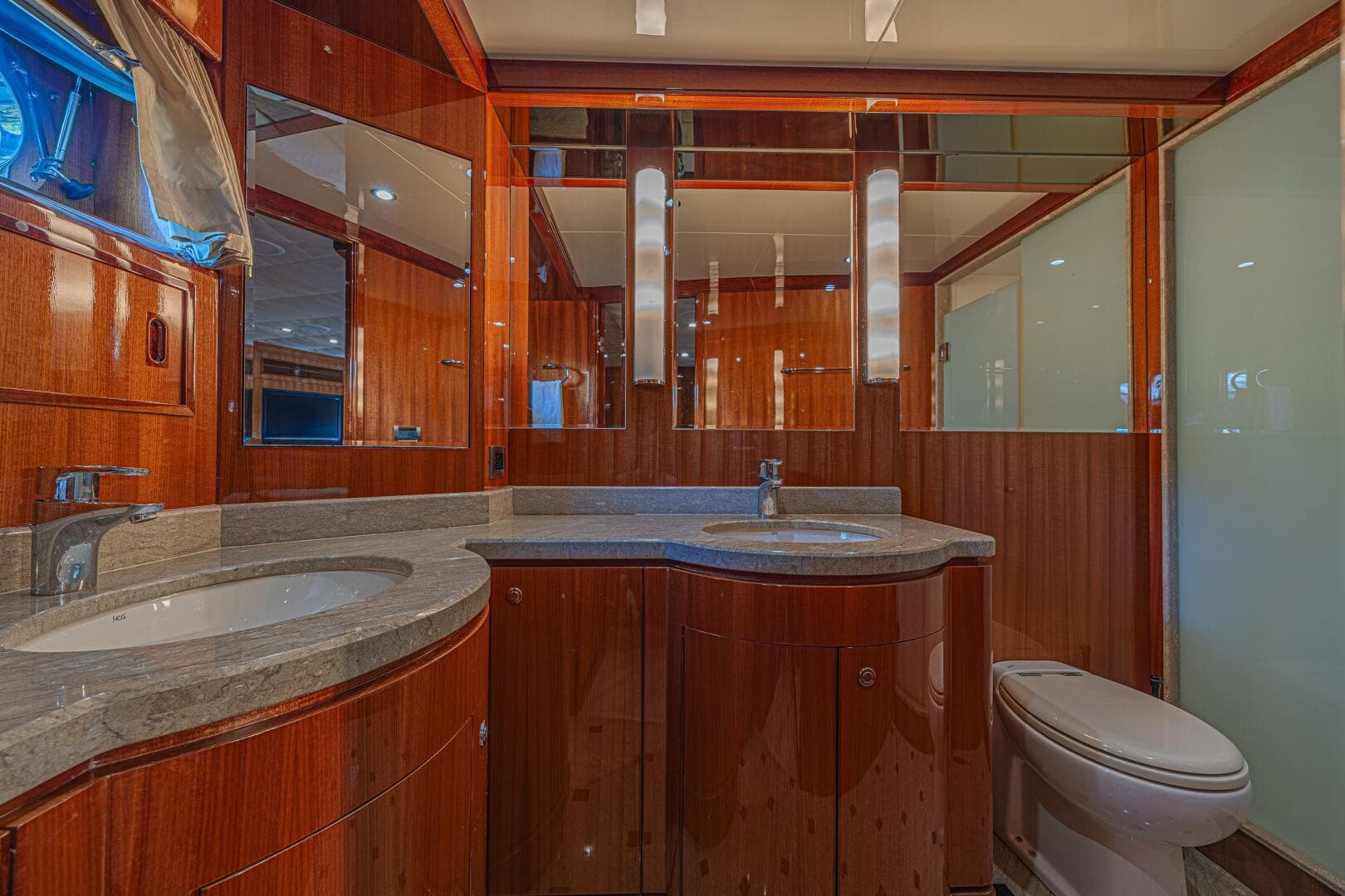 2010 Ocean Alexander 74 — photo 53