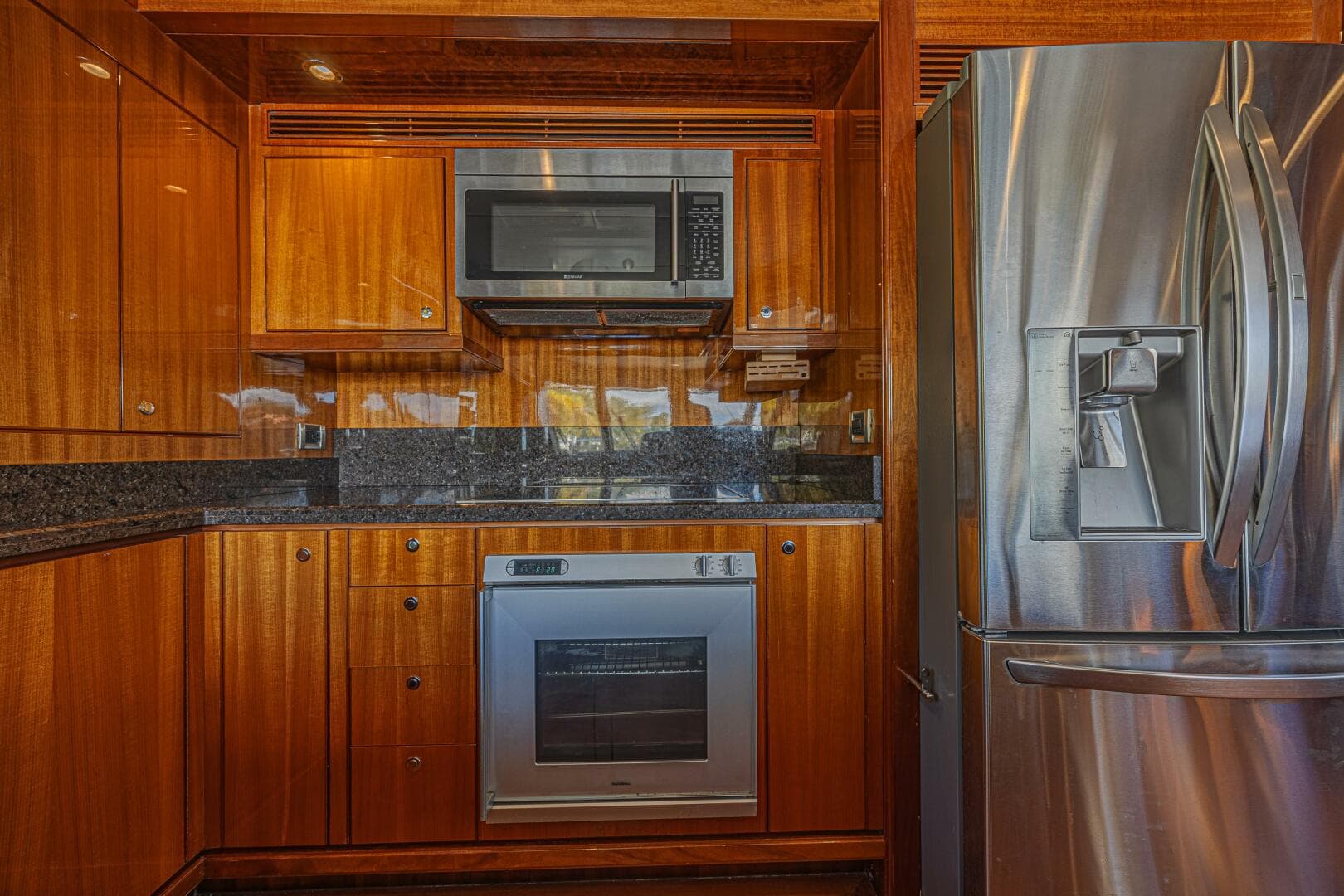 2010 Ocean Alexander 74 — photo 33