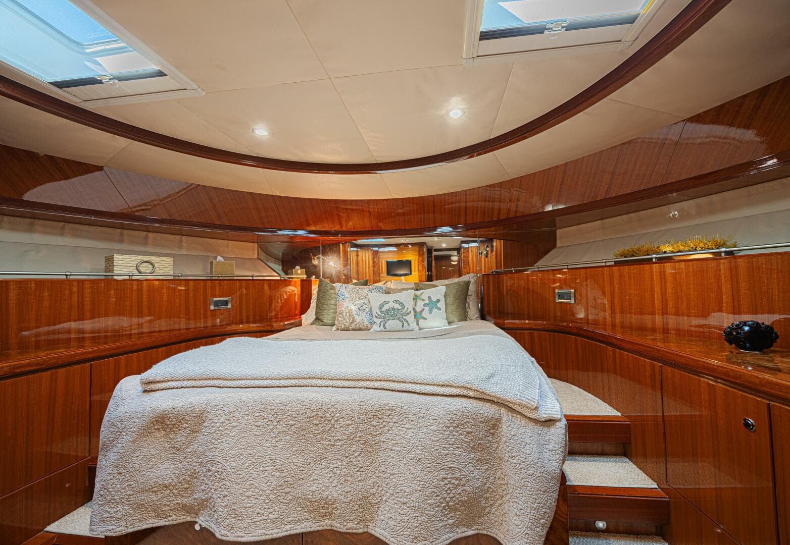 2010 Ocean Alexander 74 — photo 45