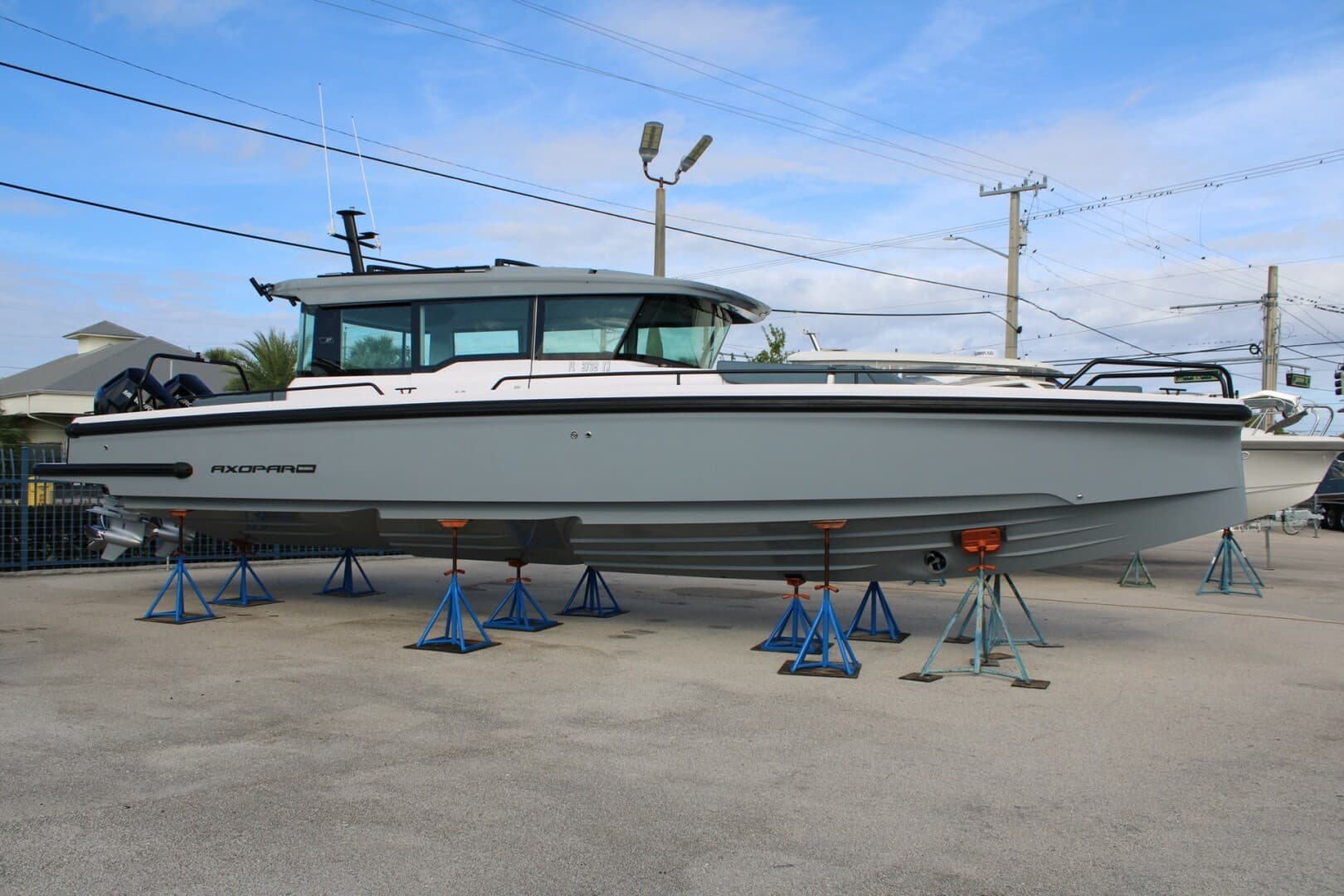 2024 Axopar Cross Cabin