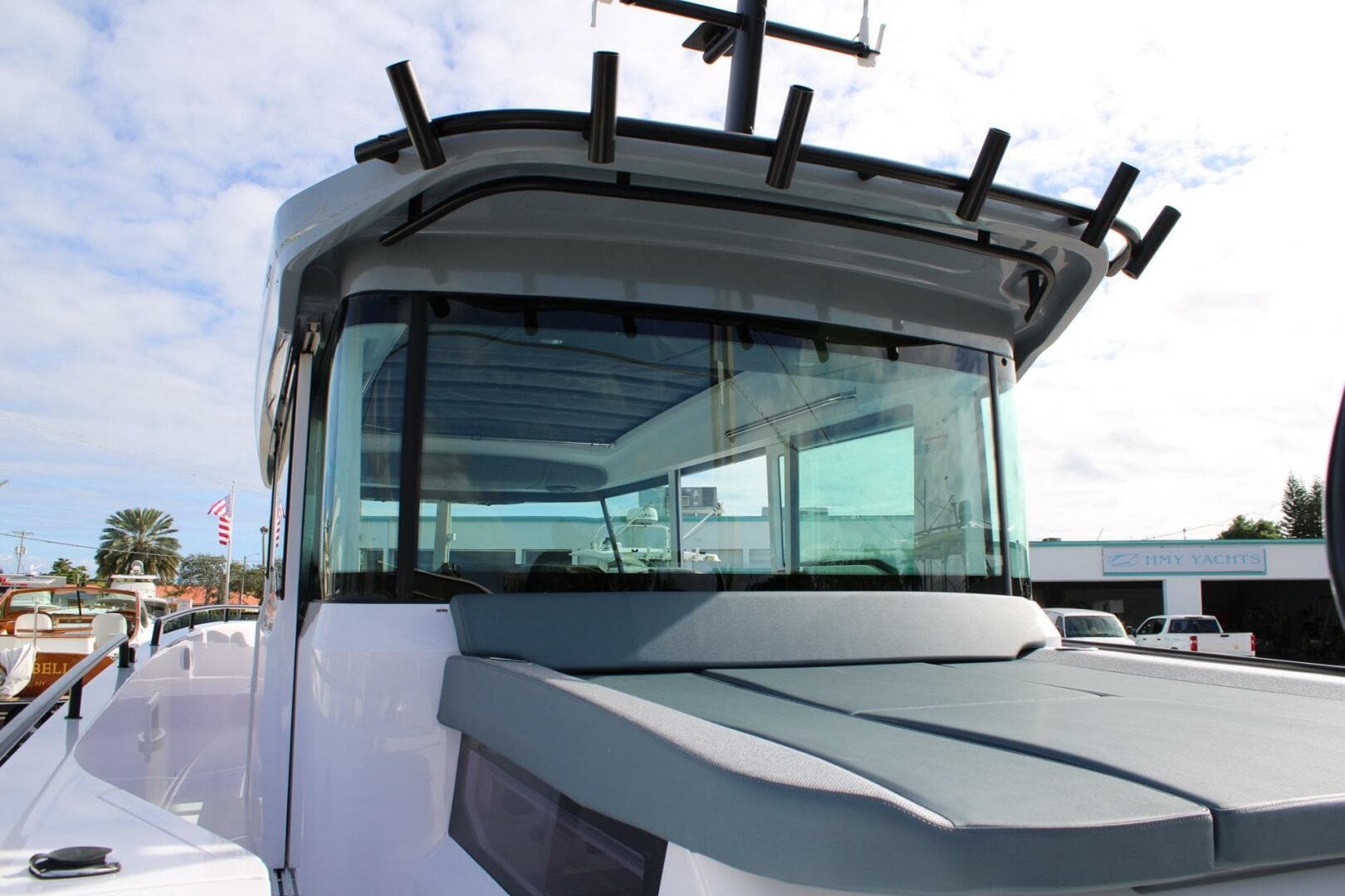 2024 Axopar Cross Cabin — photo 7