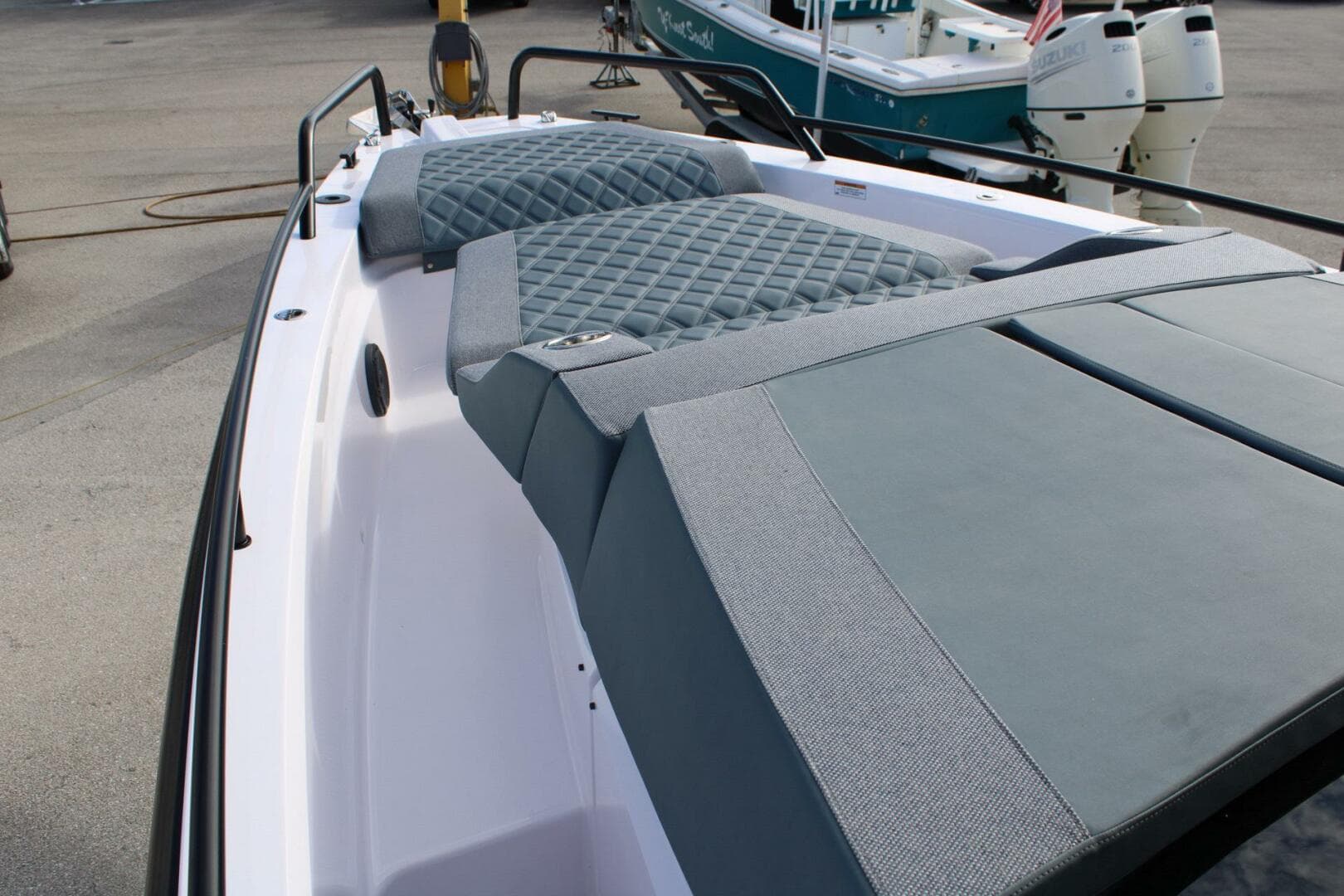 2024 Axopar Cross Cabin — photo 8