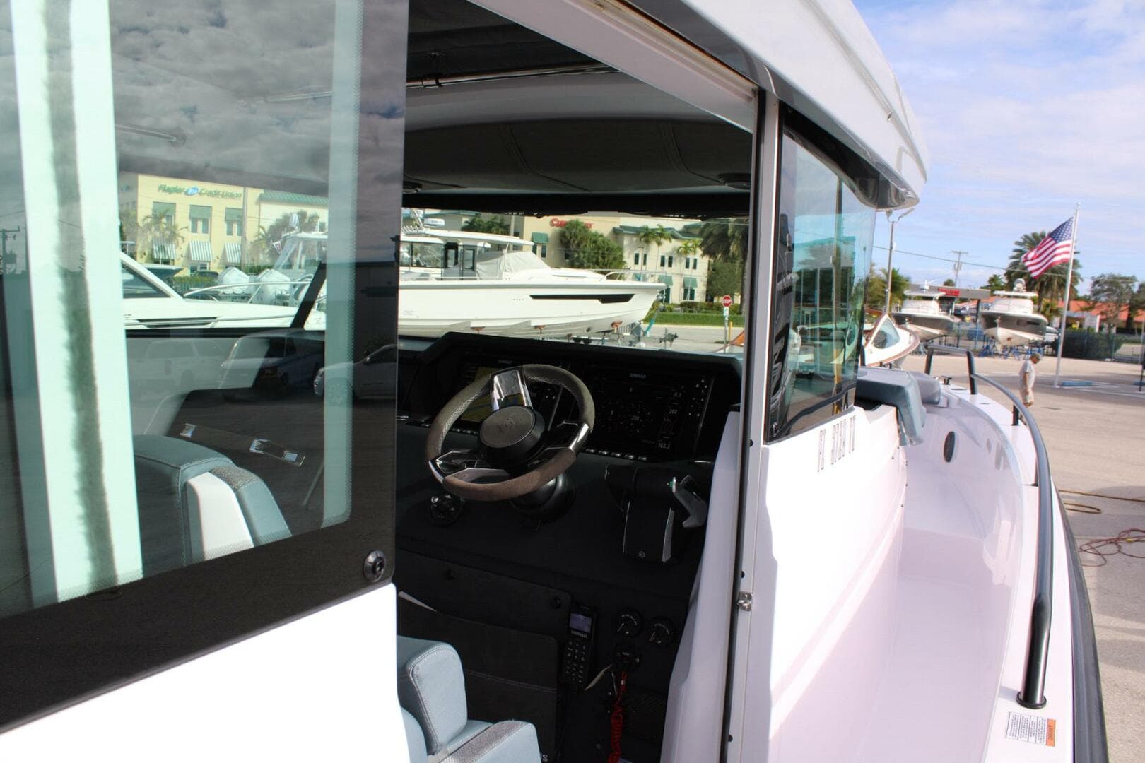 2024 Axopar Cross Cabin — photo 10