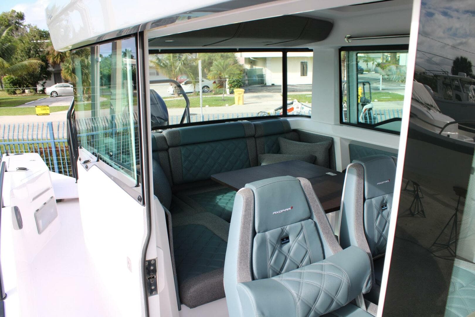 2024 Axopar Cross Cabin — photo 11