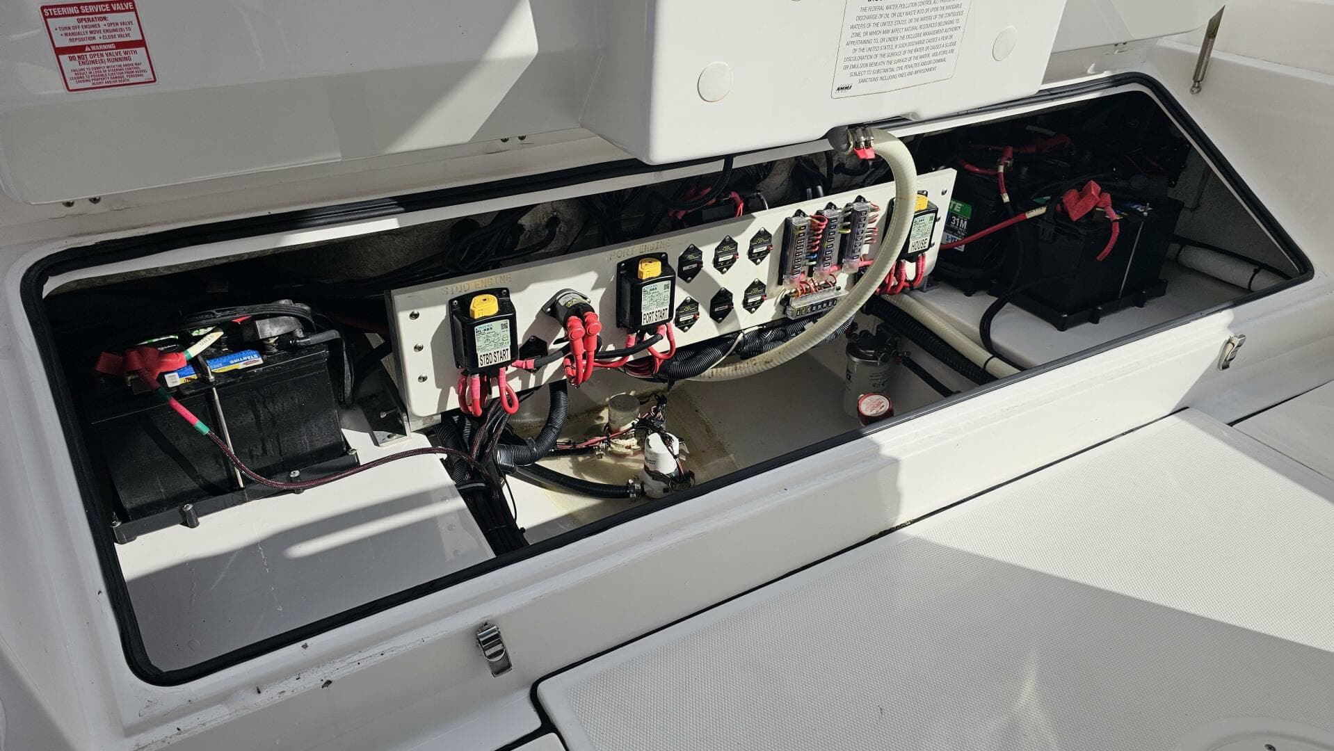 2021 Everglades 273 CC — photo 44