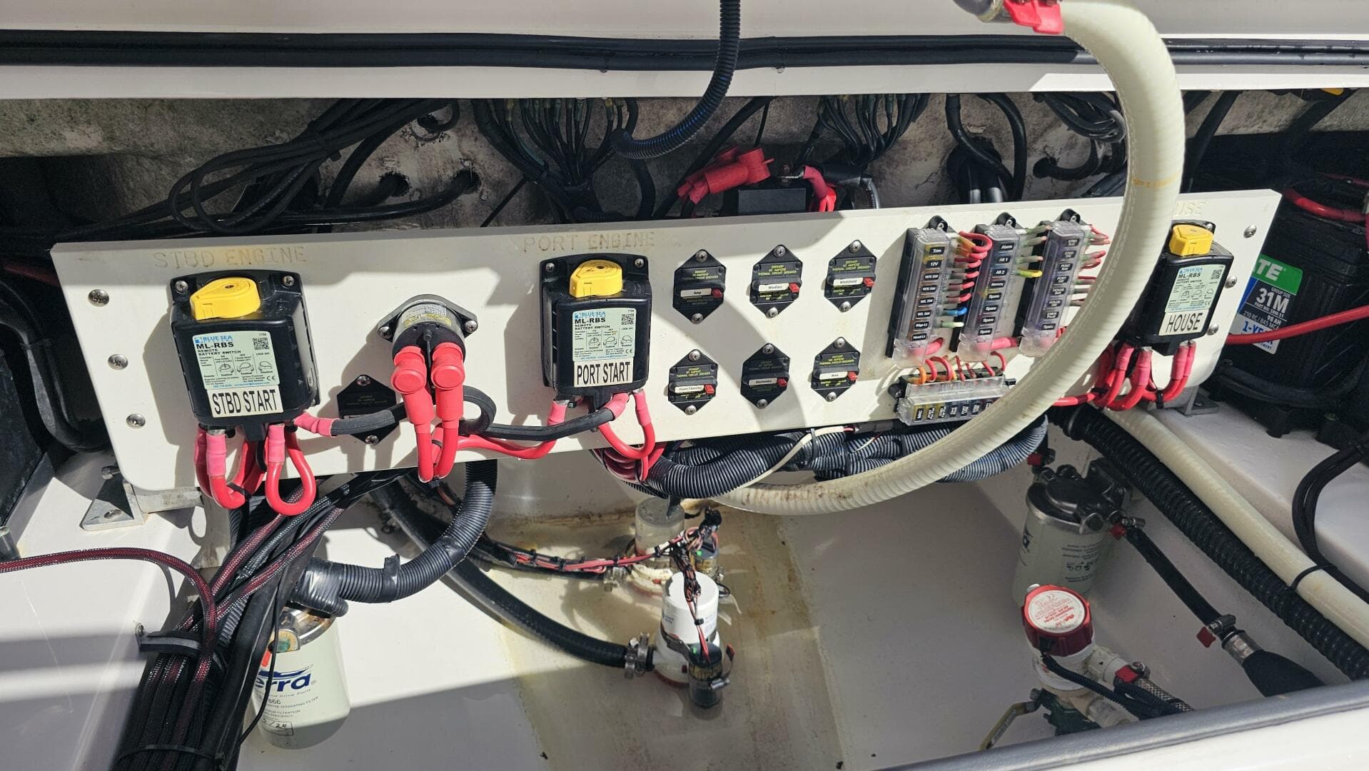 2021 Everglades 273 CC — photo 43