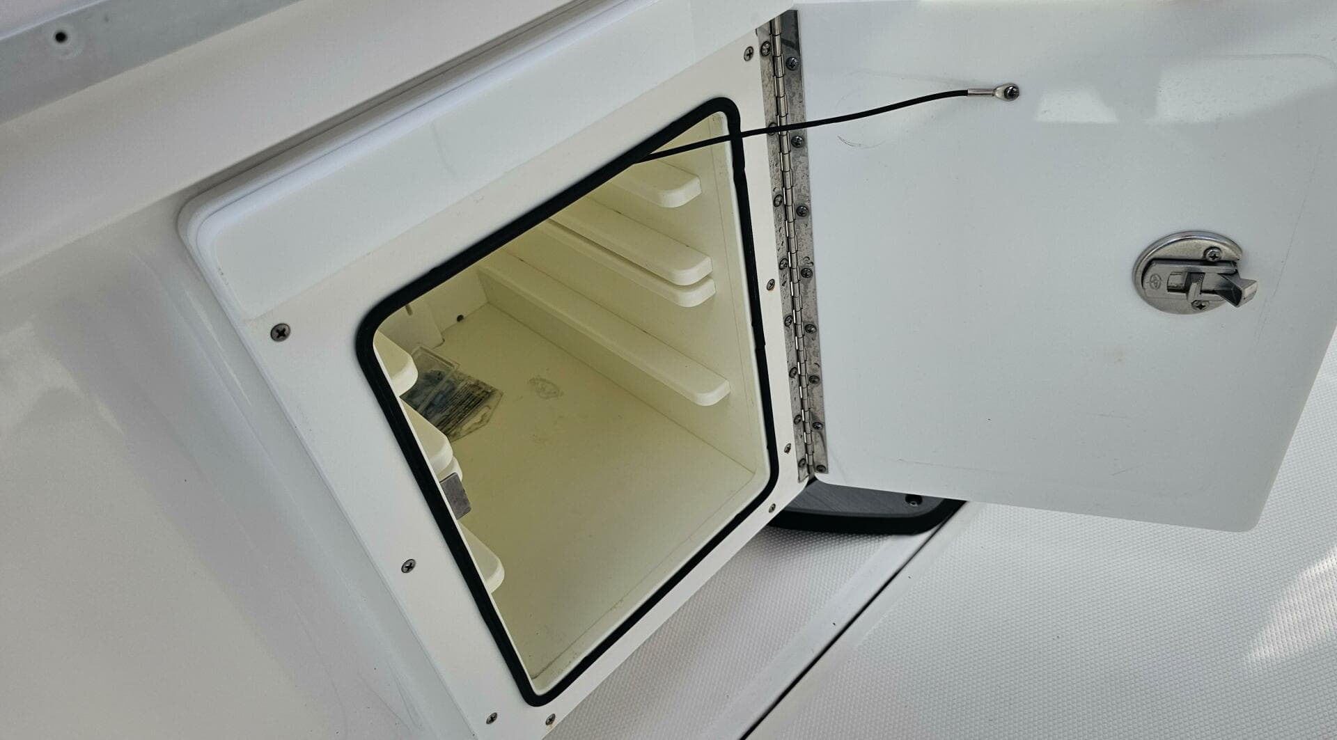 2021 Everglades 273 CC — photo 46