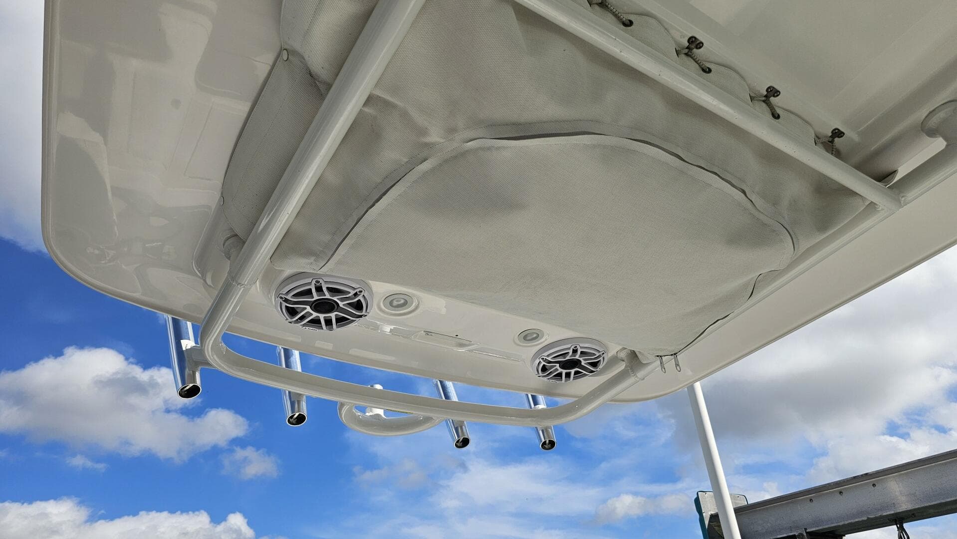 2021 Everglades 273 CC — photo 24