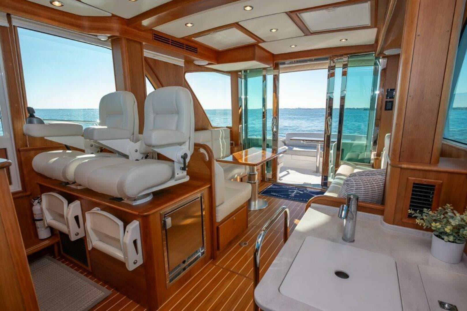 2024 Sabre 43 Salon Express — photo 21