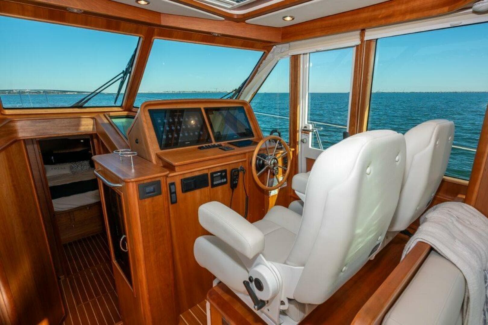 2024 Sabre 43 Salon Express — photo 25