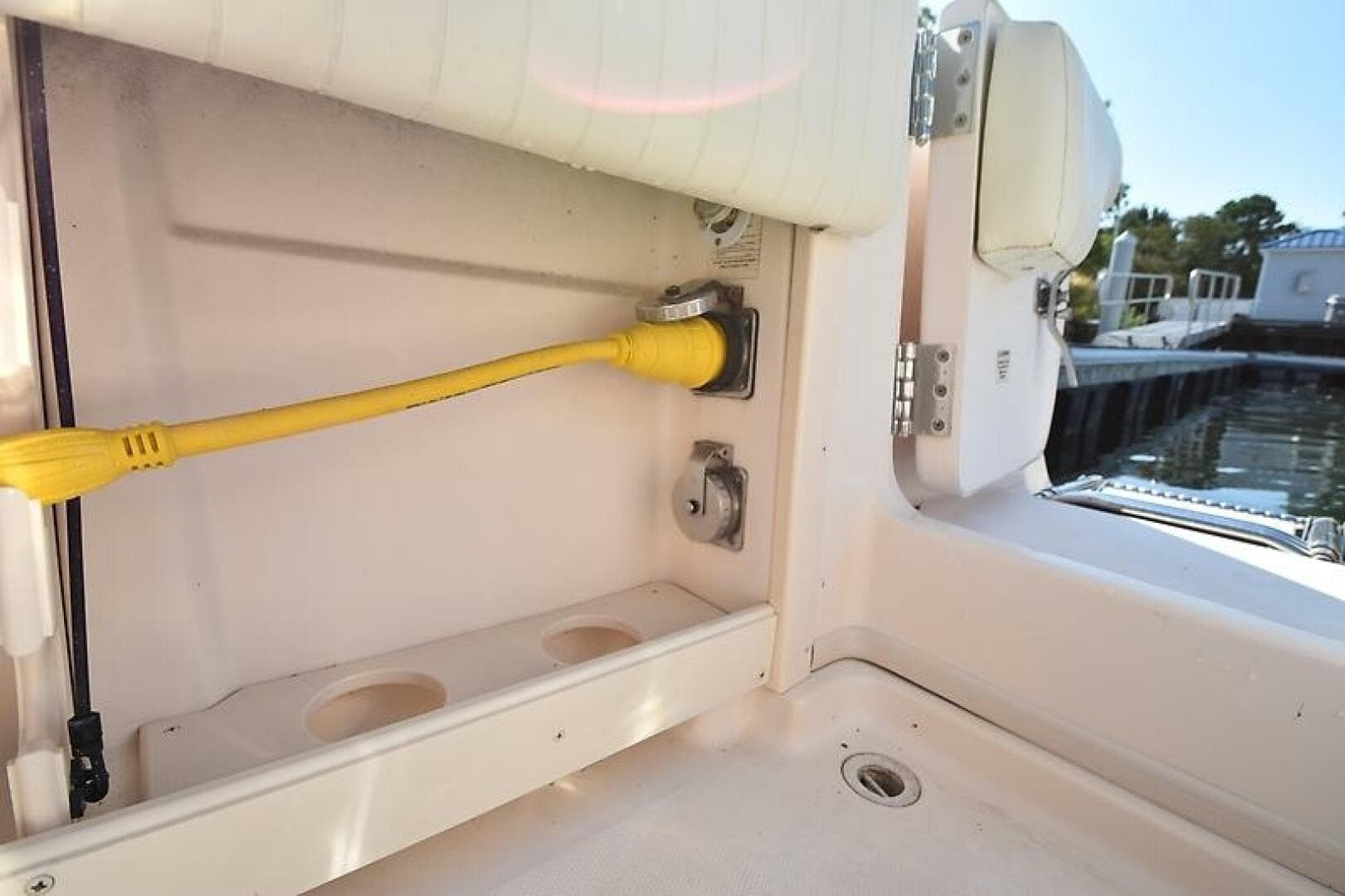 2008 Grady-White 305 Express — photo 14