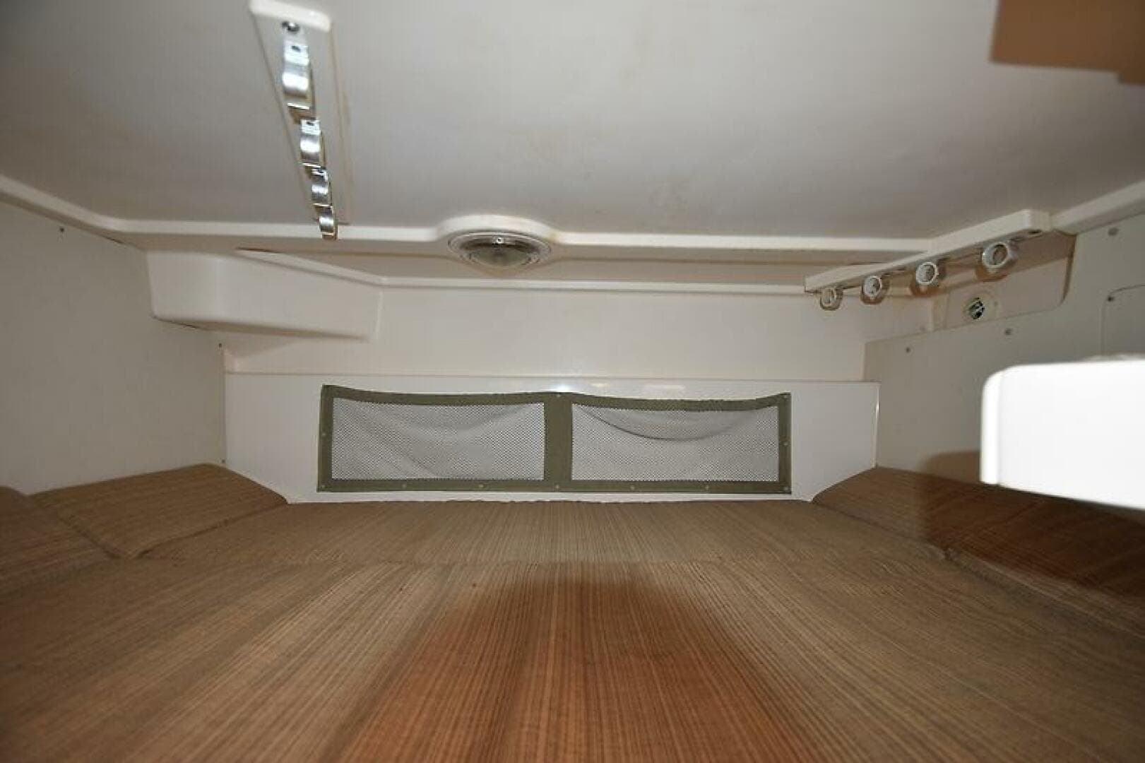 2008 Grady-White 305 Express — photo 46