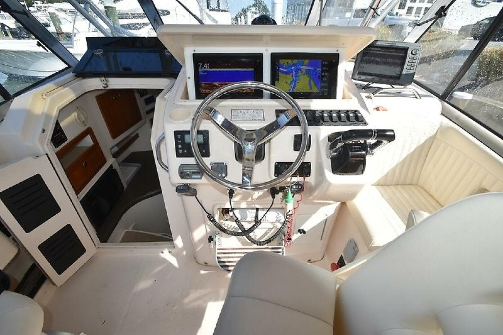 2008 Grady-White 305 Express — photo 26