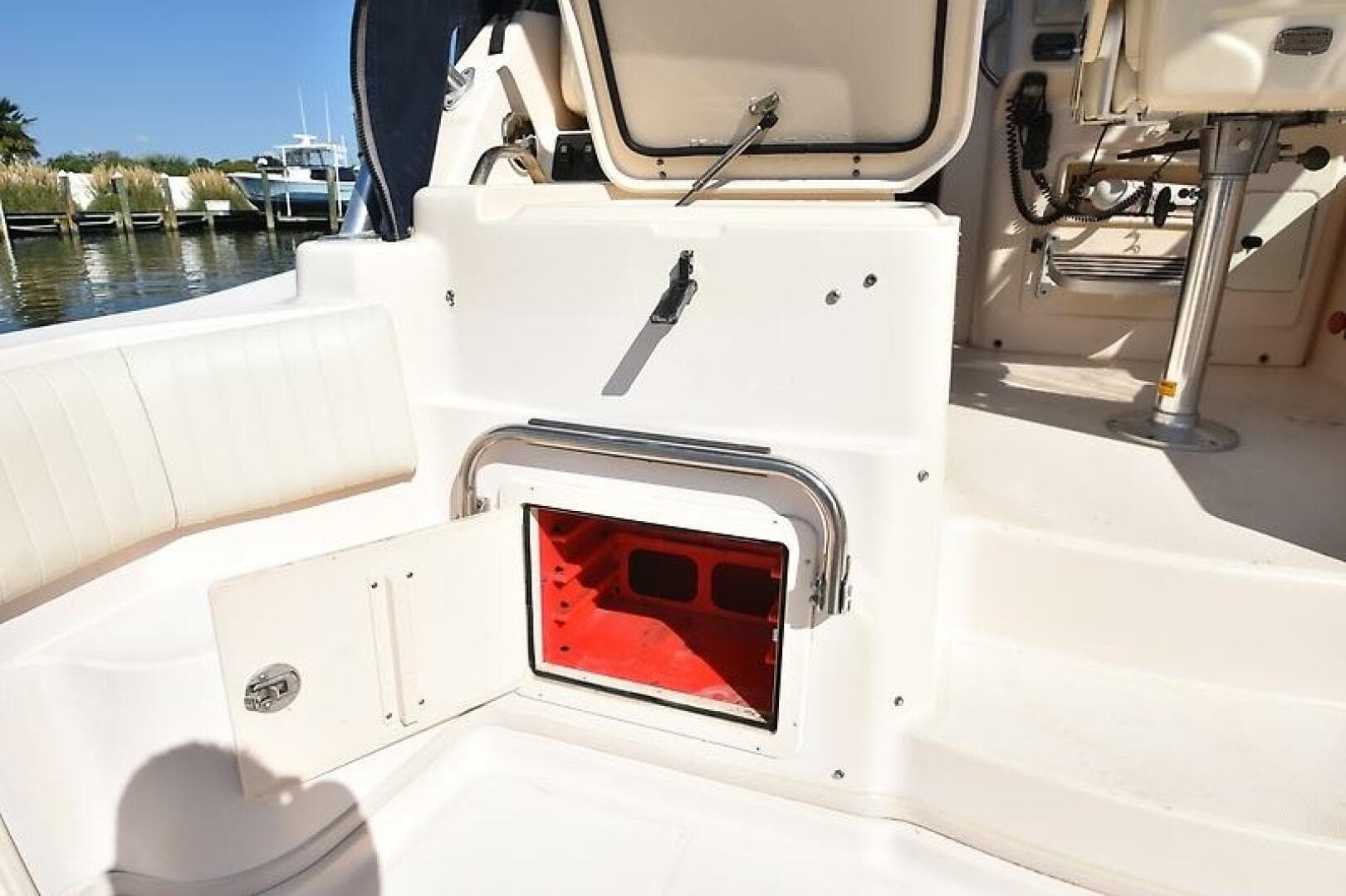 2008 Grady-White 305 Express — photo 17