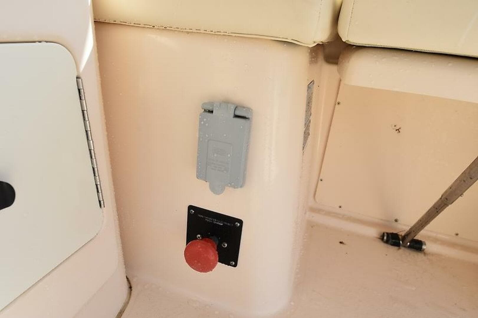 2008 Grady-White 305 Express — photo 37