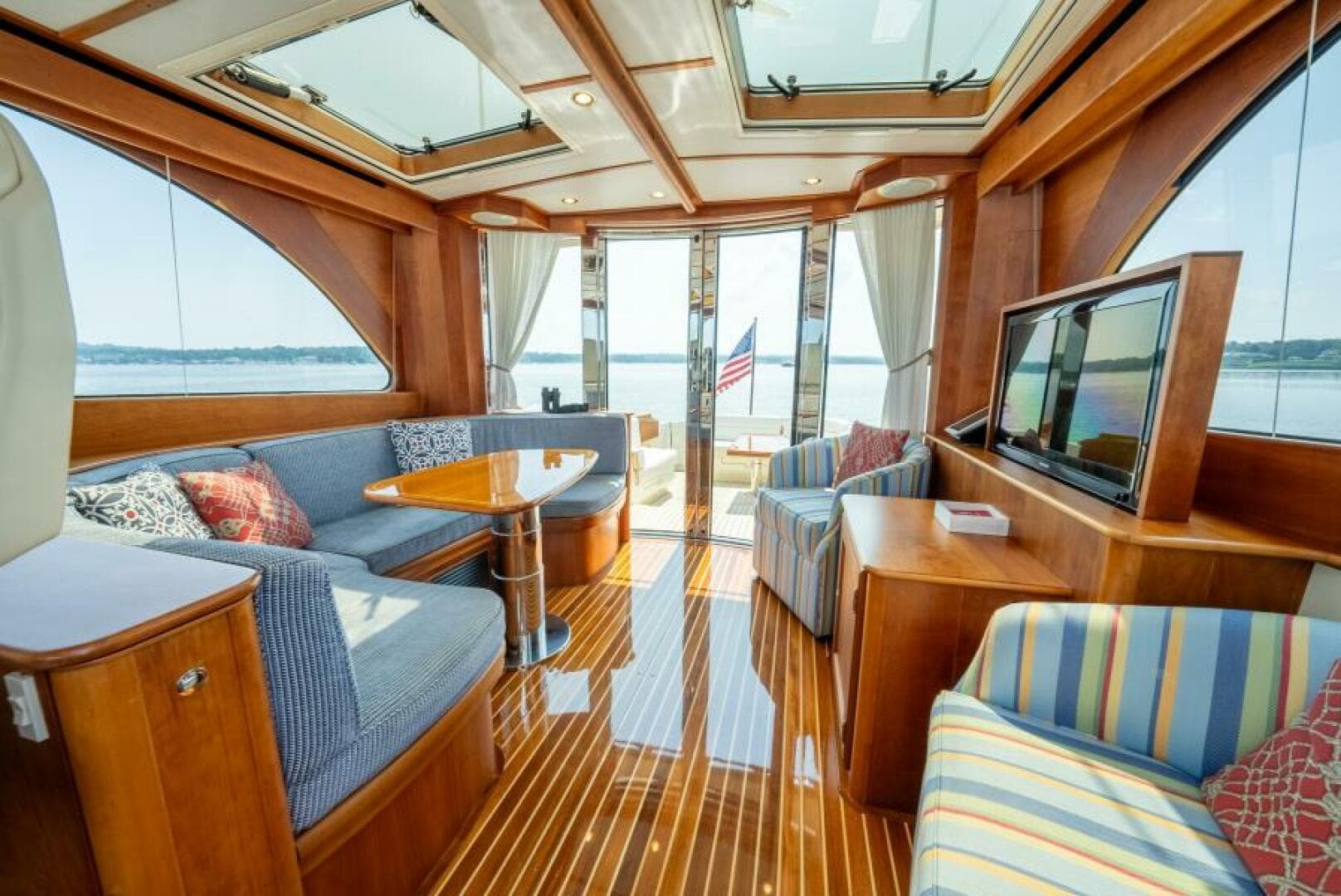 2012 Hinckley Talaria 48 — photo 14