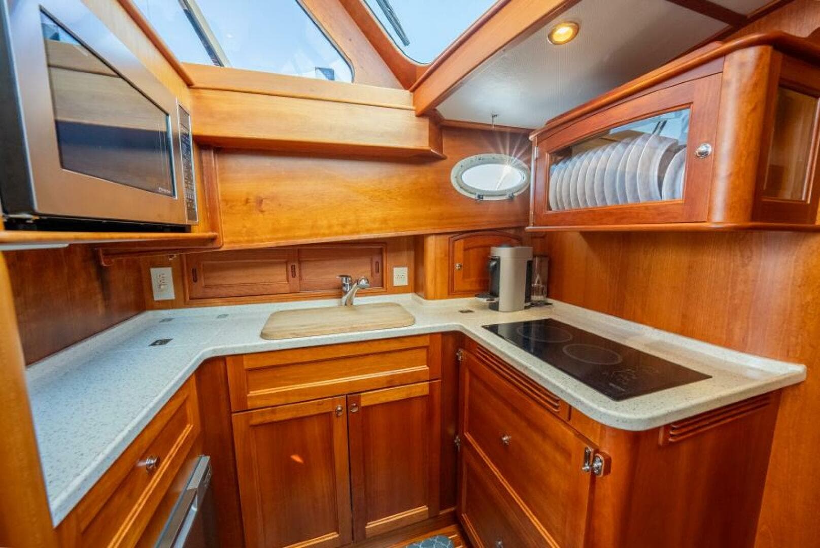 2012 Hinckley Talaria 48 — photo 23