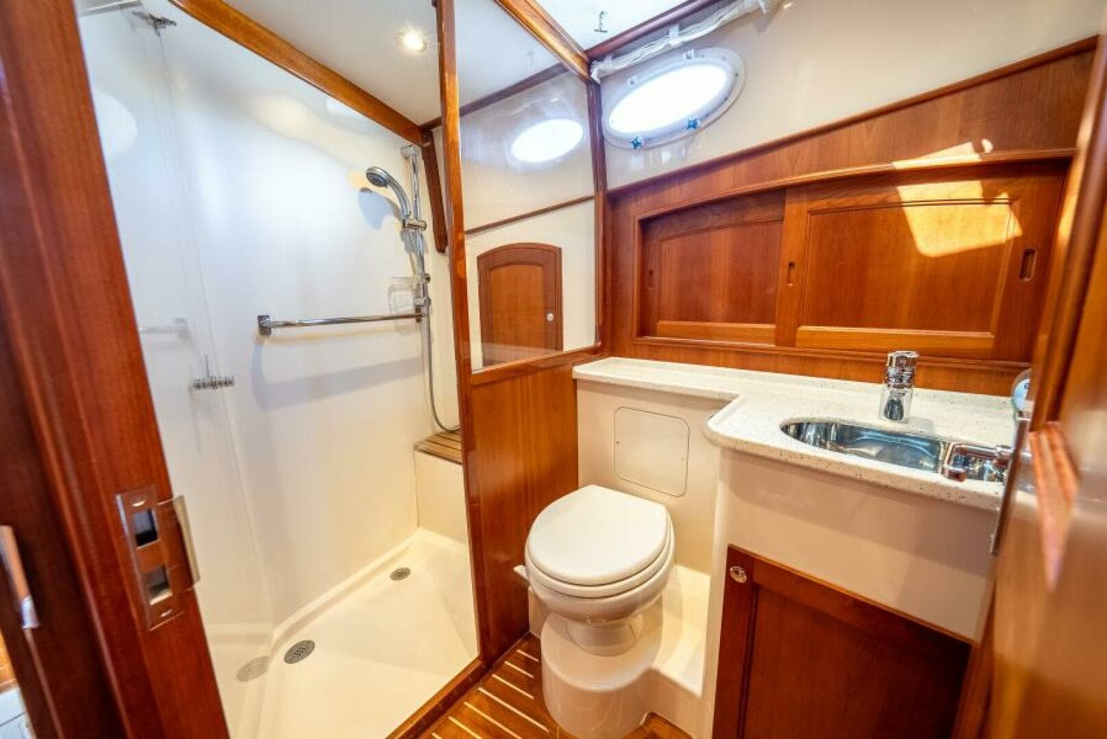 2012 Hinckley Talaria 48 — photo 31