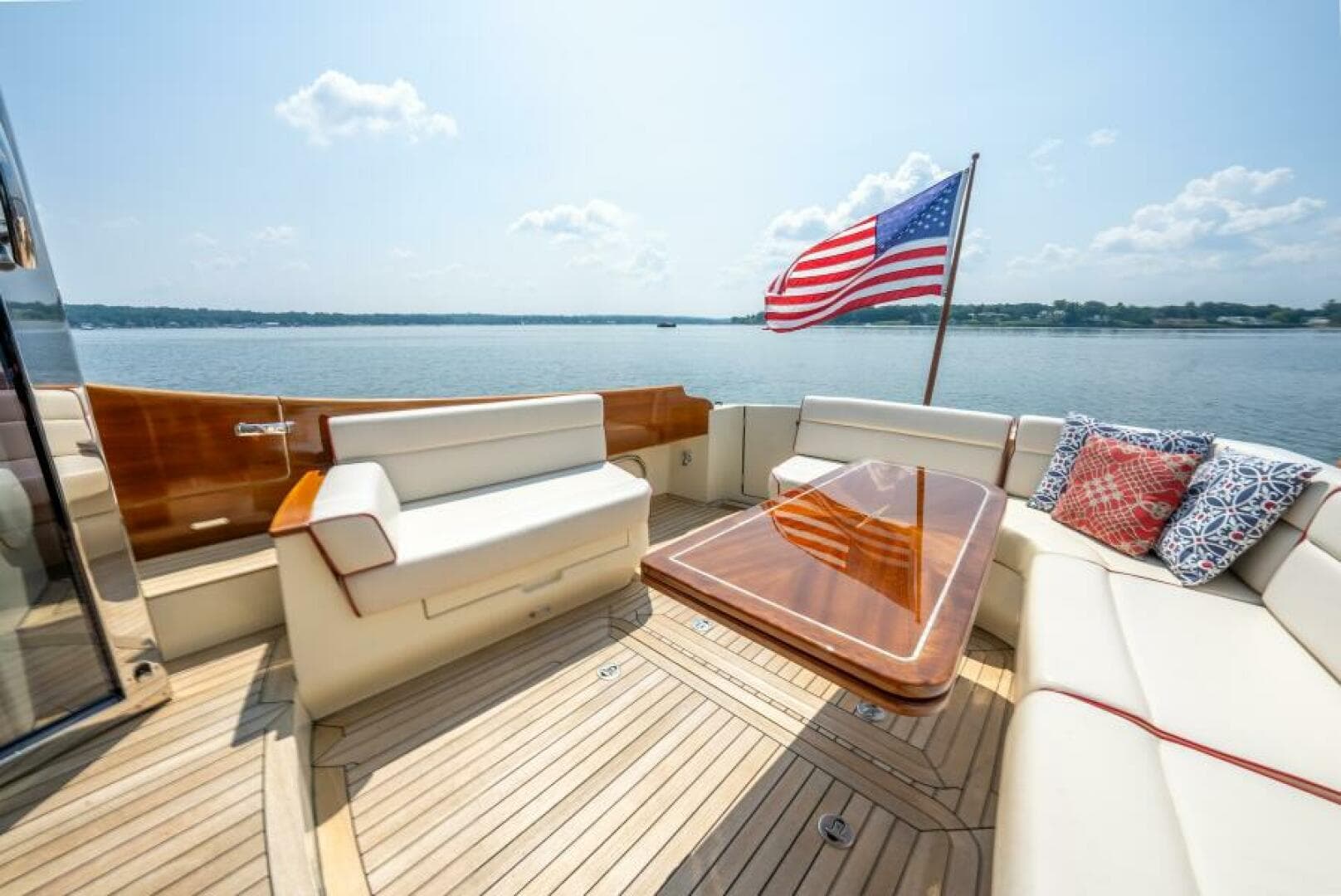 2012 Hinckley Talaria 48 — photo 11