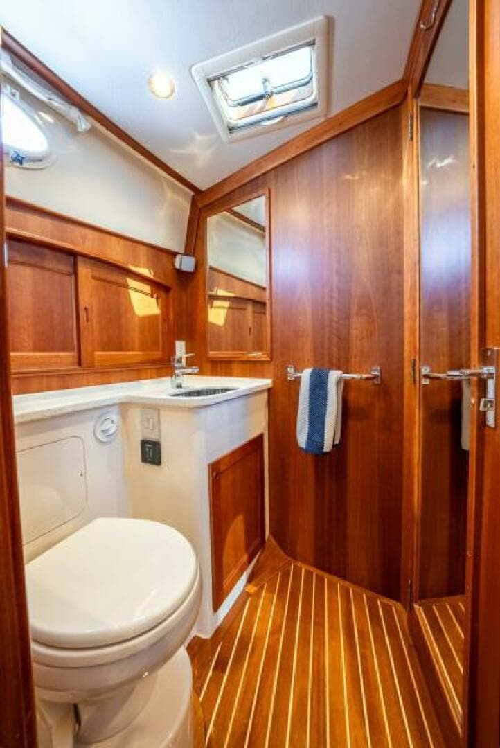 2012 Hinckley Talaria 48 — photo 25