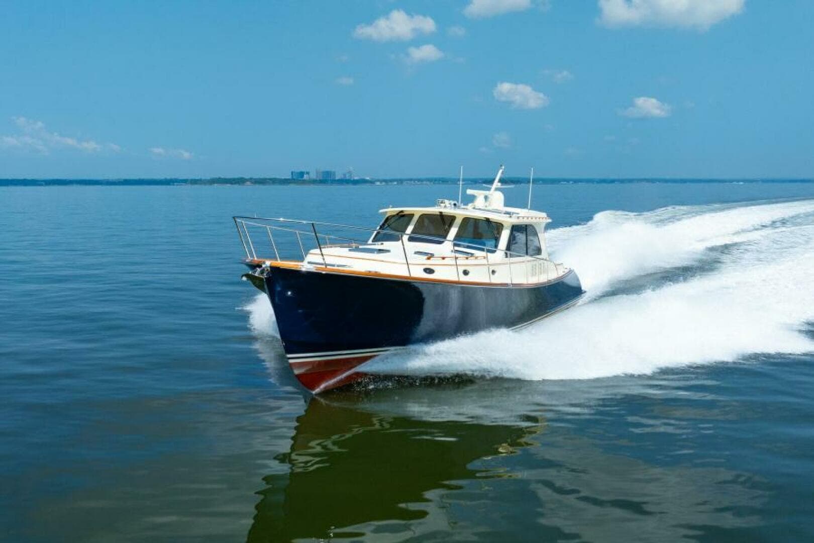 2012 Hinckley Talaria 48 — photo 4