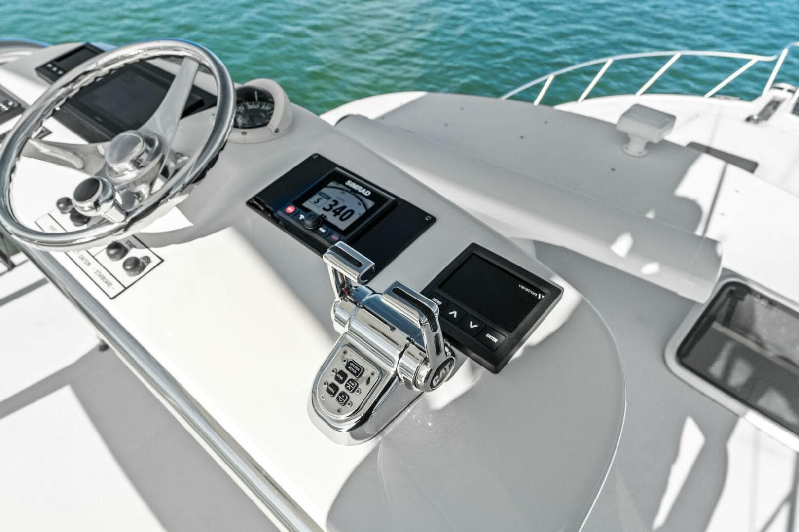 2005 Cabo 40 Express — photo 35