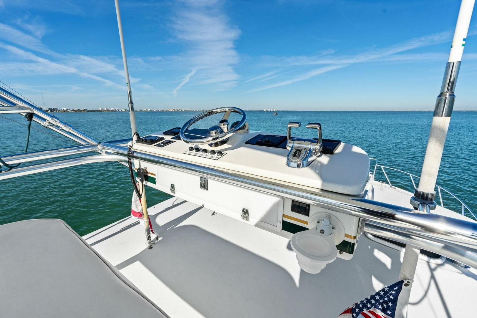 2005 Cabo 40 Express — photo 33