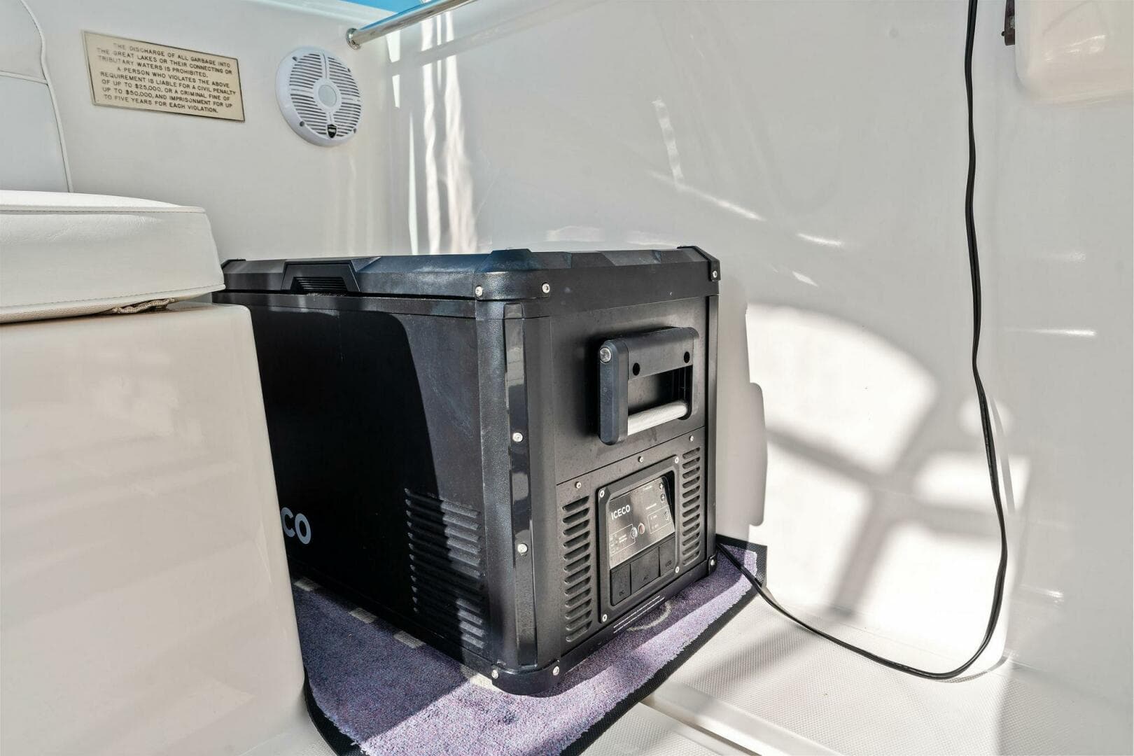 2005 Cabo 40 Express — photo 16