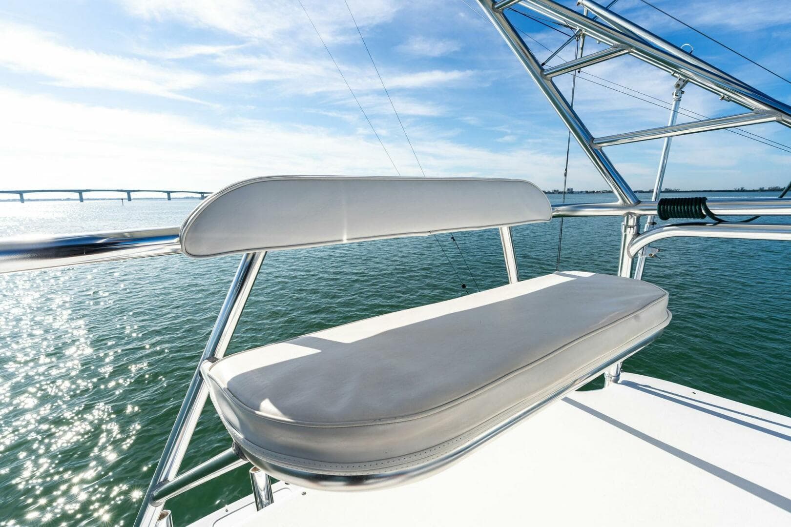 2005 Cabo 40 Express — photo 34