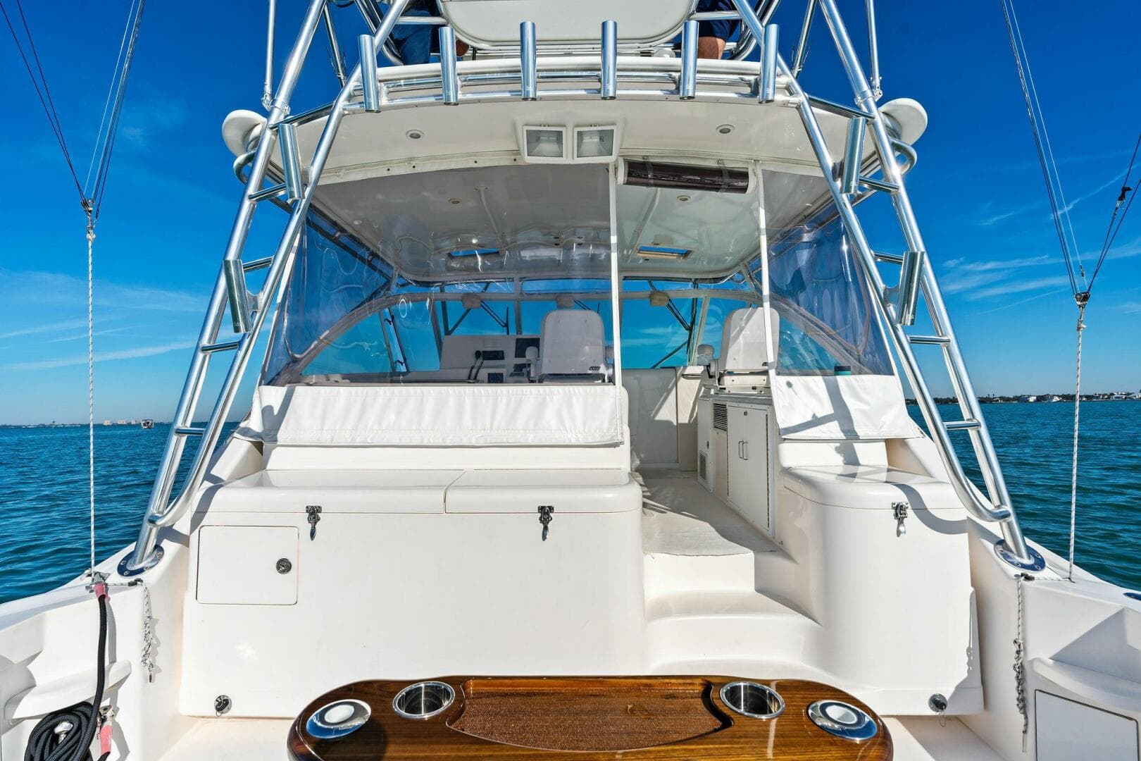 2005 Cabo 40 Express — photo 31