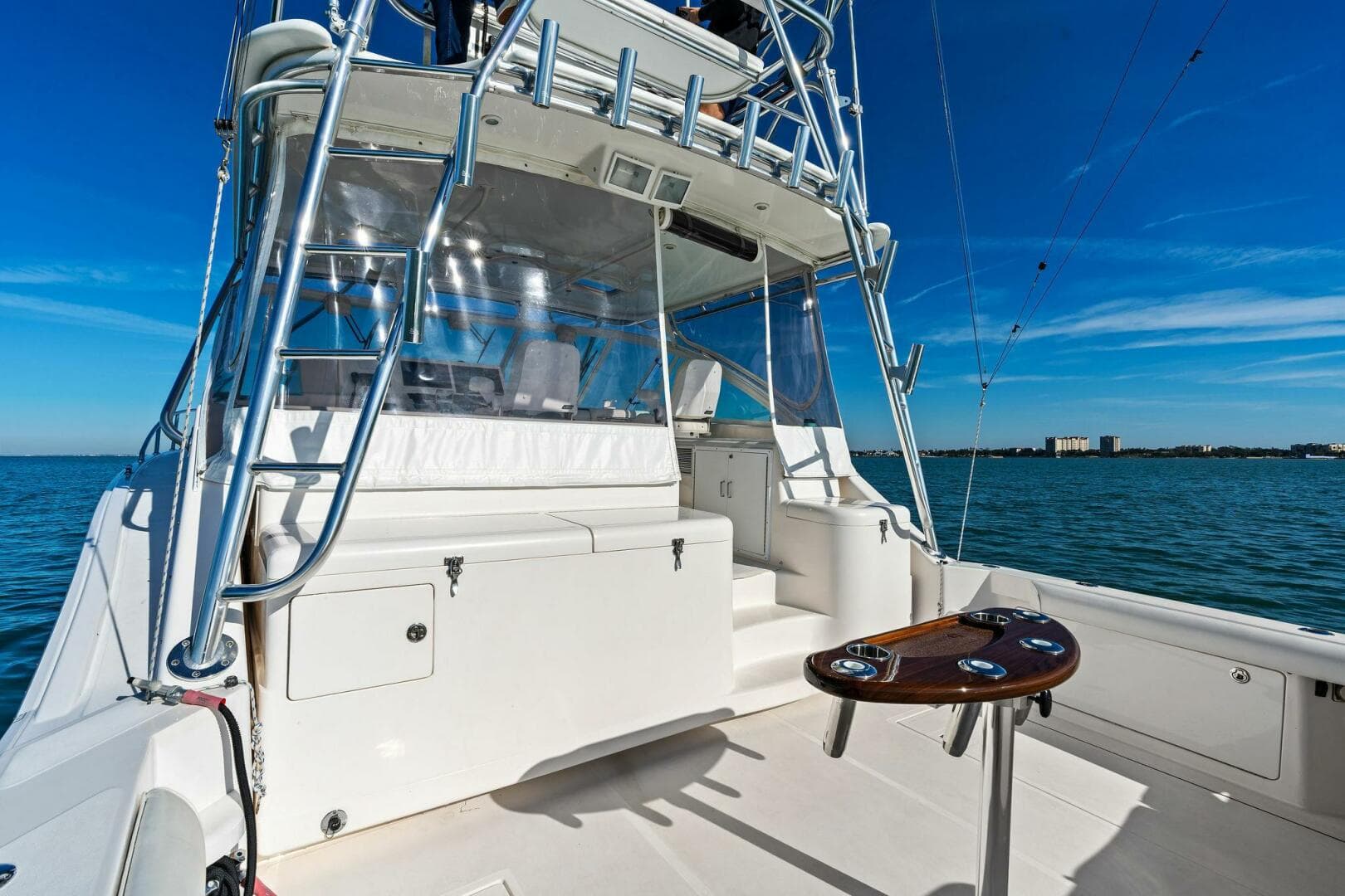 2005 Cabo 40 Express — photo 29