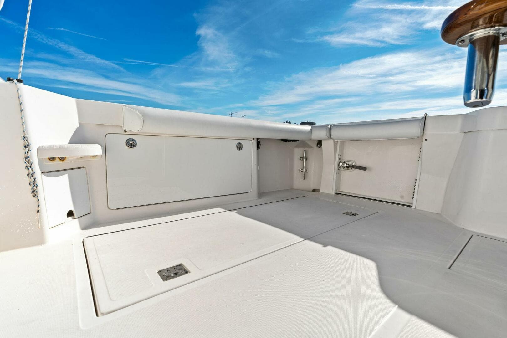 2005 Cabo 40 Express — photo 21