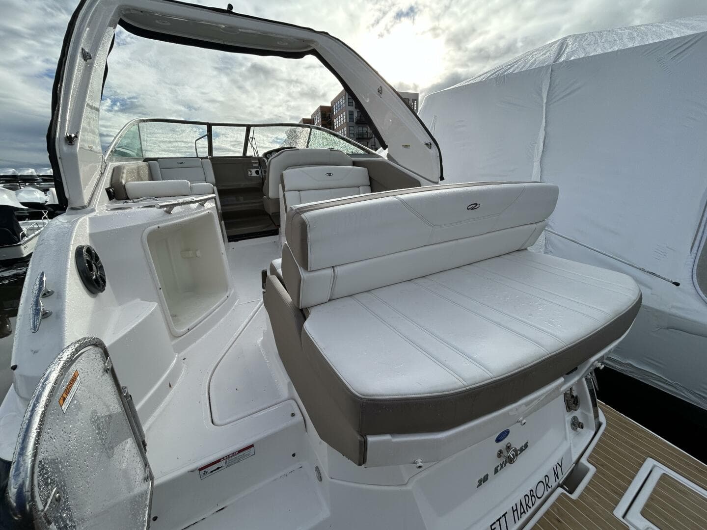 2017 Regal 28 Express — photo 5