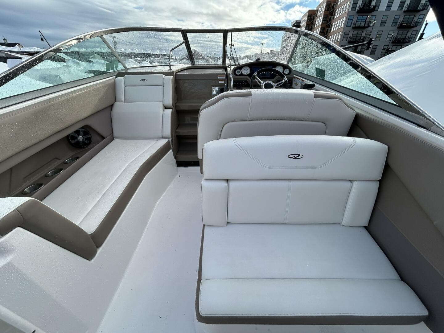 2017 Regal 28 Express — photo 7