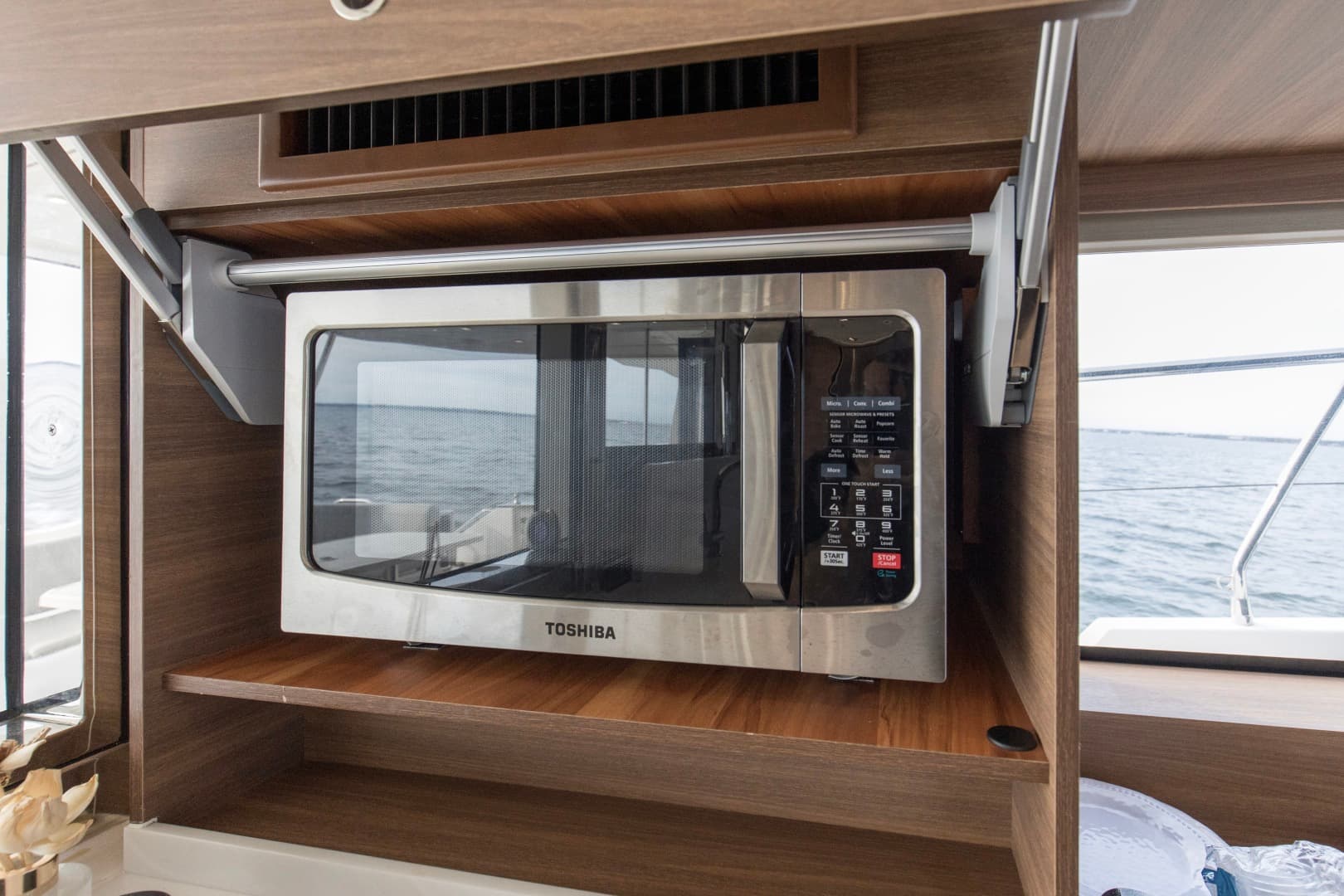 2022 Aquila 54 — photo 30