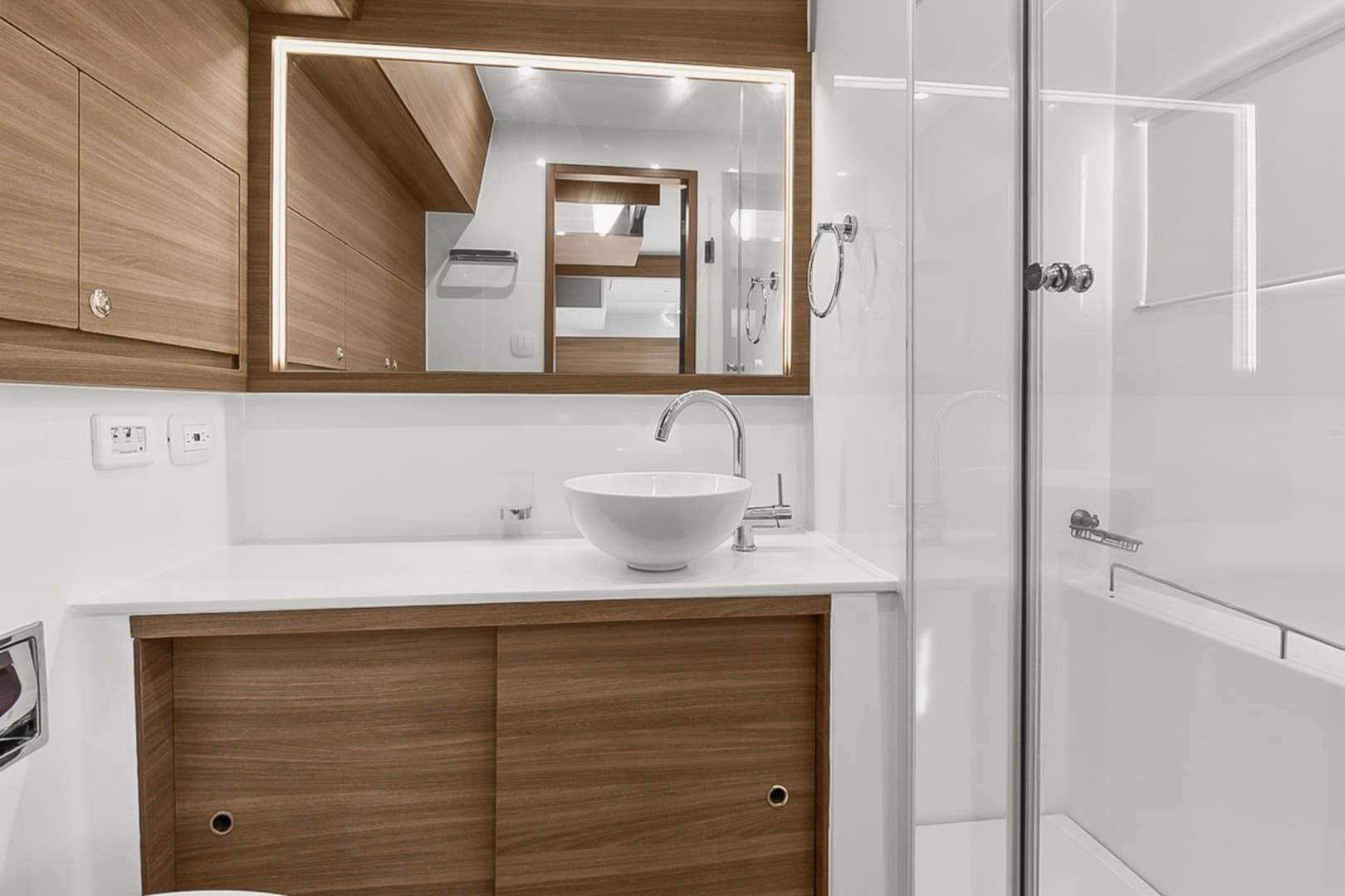 2022 Aquila 54 — photo 20