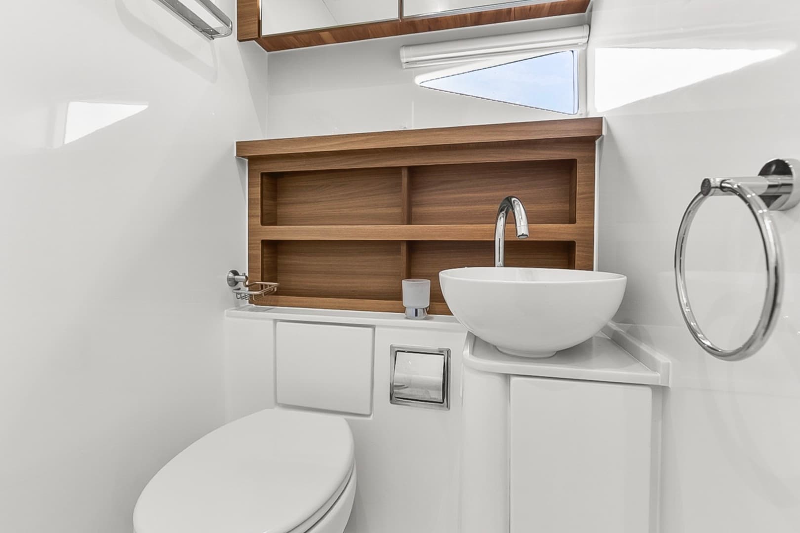 2022 Aquila 54 — photo 27