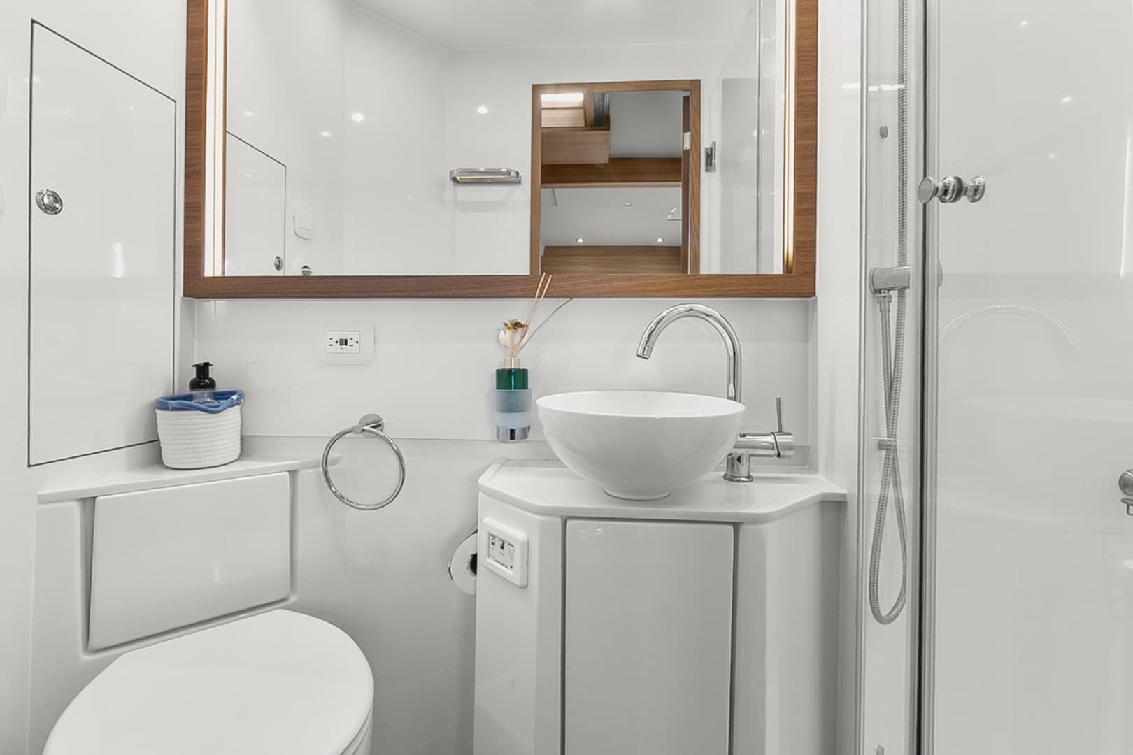 2022 Aquila 54 — photo 25