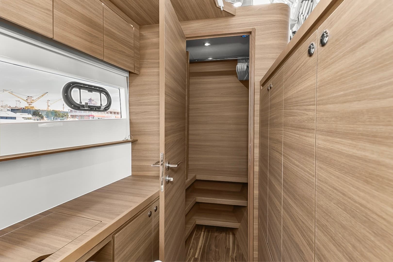 2022 Aquila 54 — photo 13