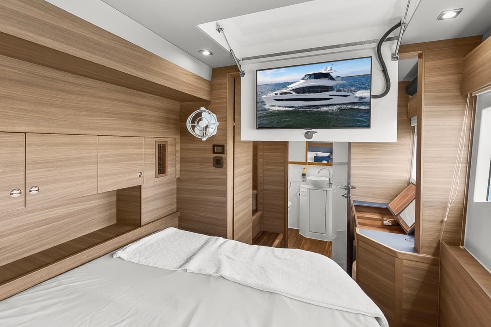 2022 Aquila 54 — photo 24