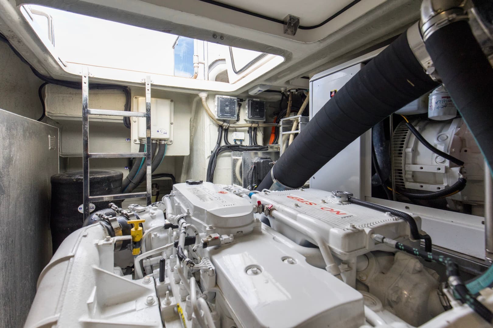 2022 Aquila 54 — photo 46