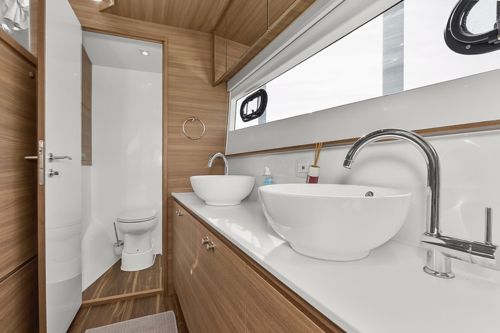 2022 Aquila 54 — photo 14